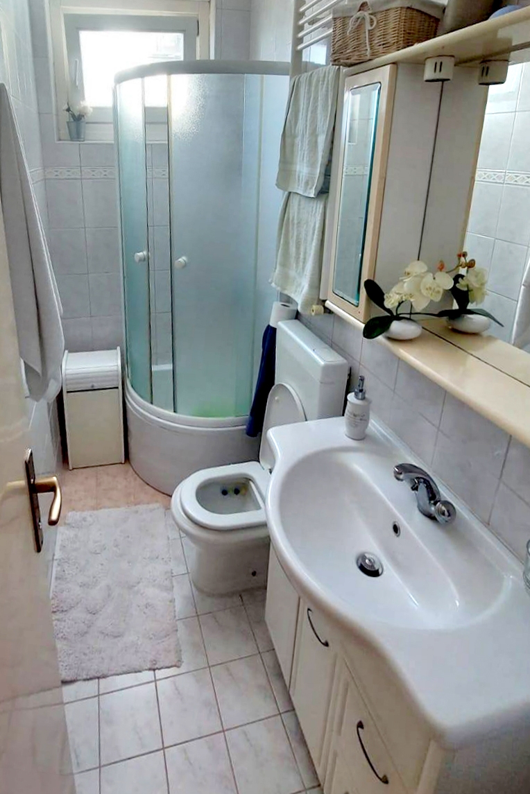 Two bedroom apartment with terrace Tisno, Murter  A-c