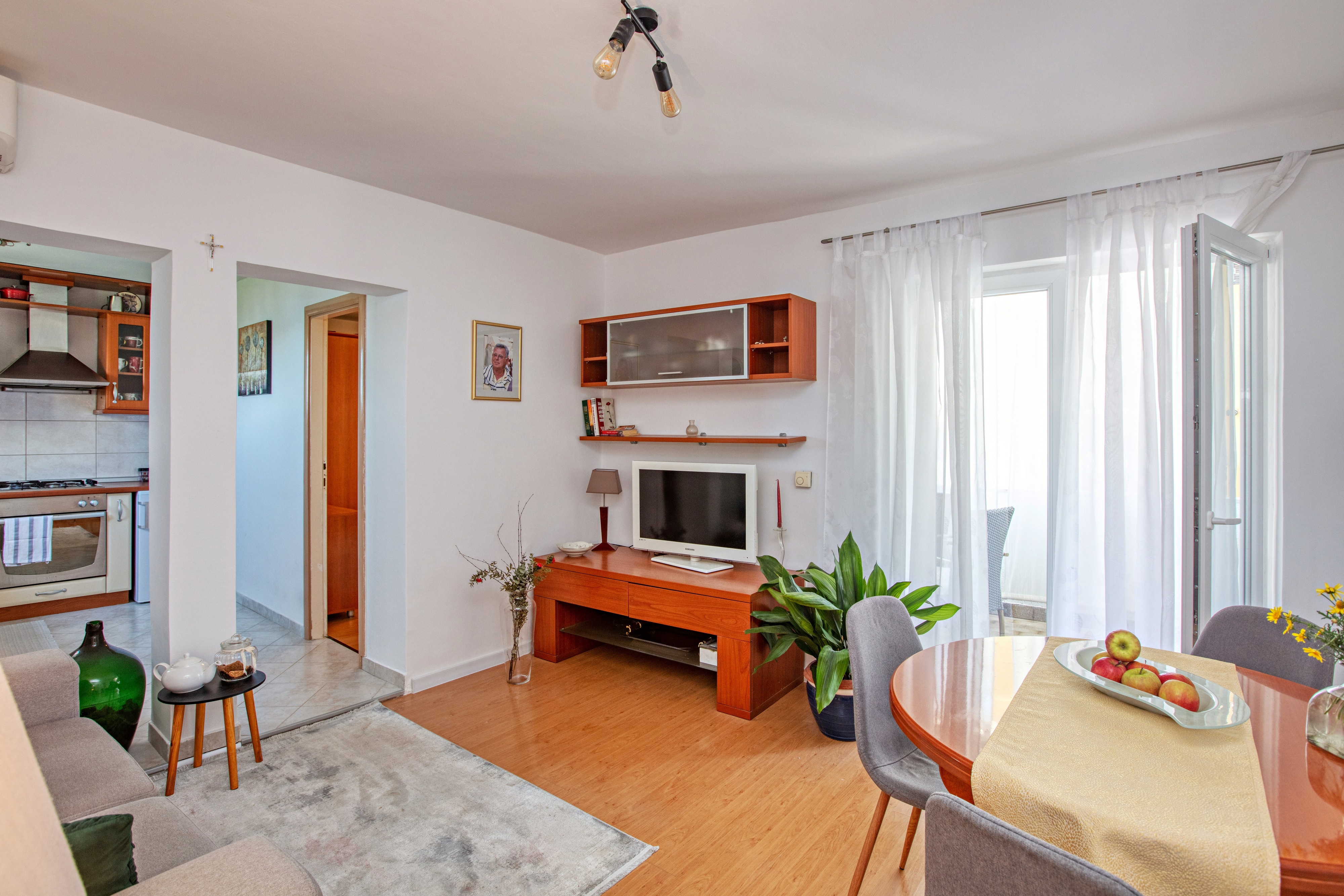 Two bedroom apartment with terrace Tisno, Murter (A-815-c) Two bedroom apartment with terrace Tisno, Murter (A-815-c)