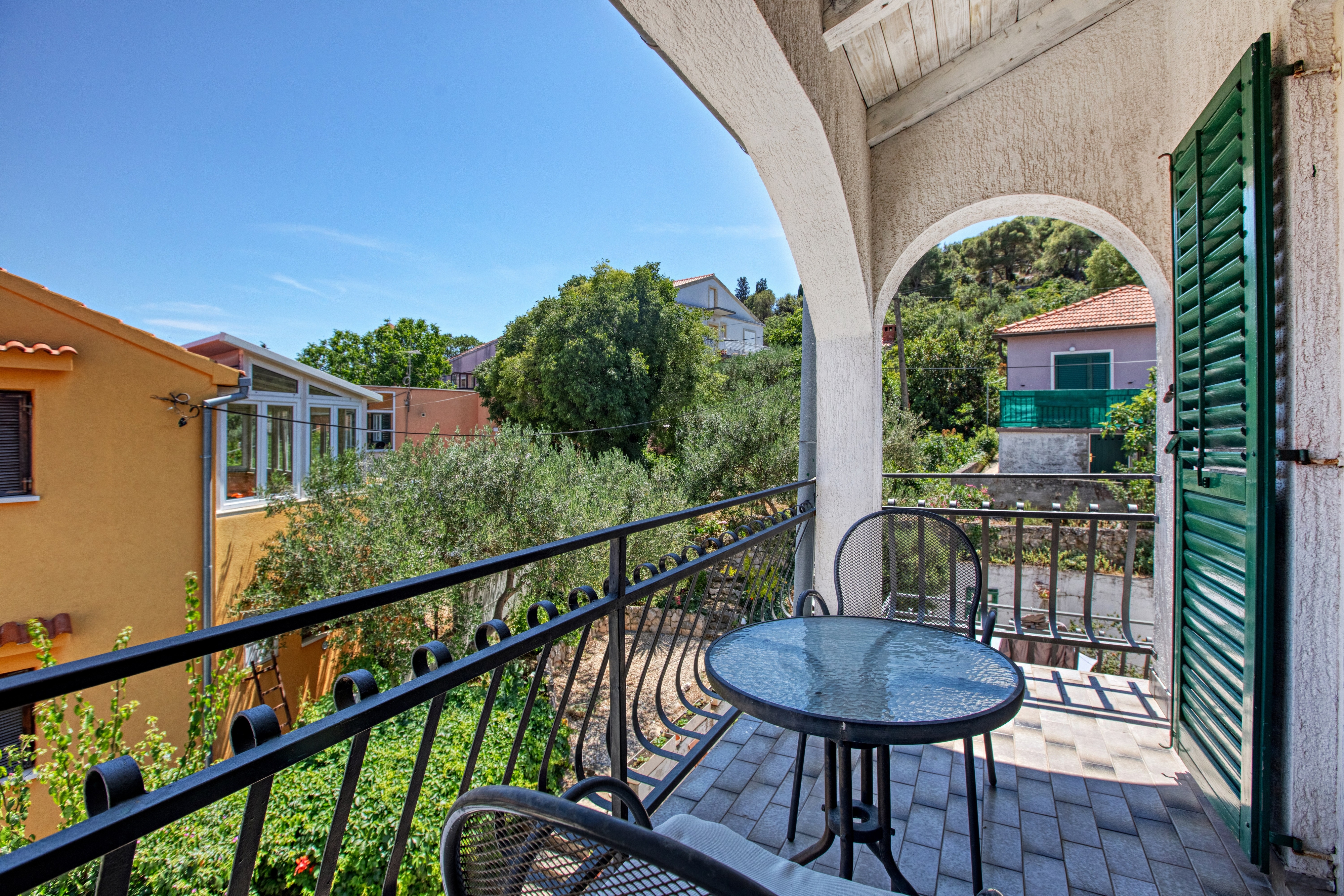One bedroom apartment with balcony and sea view Tisno, Murter  A-d