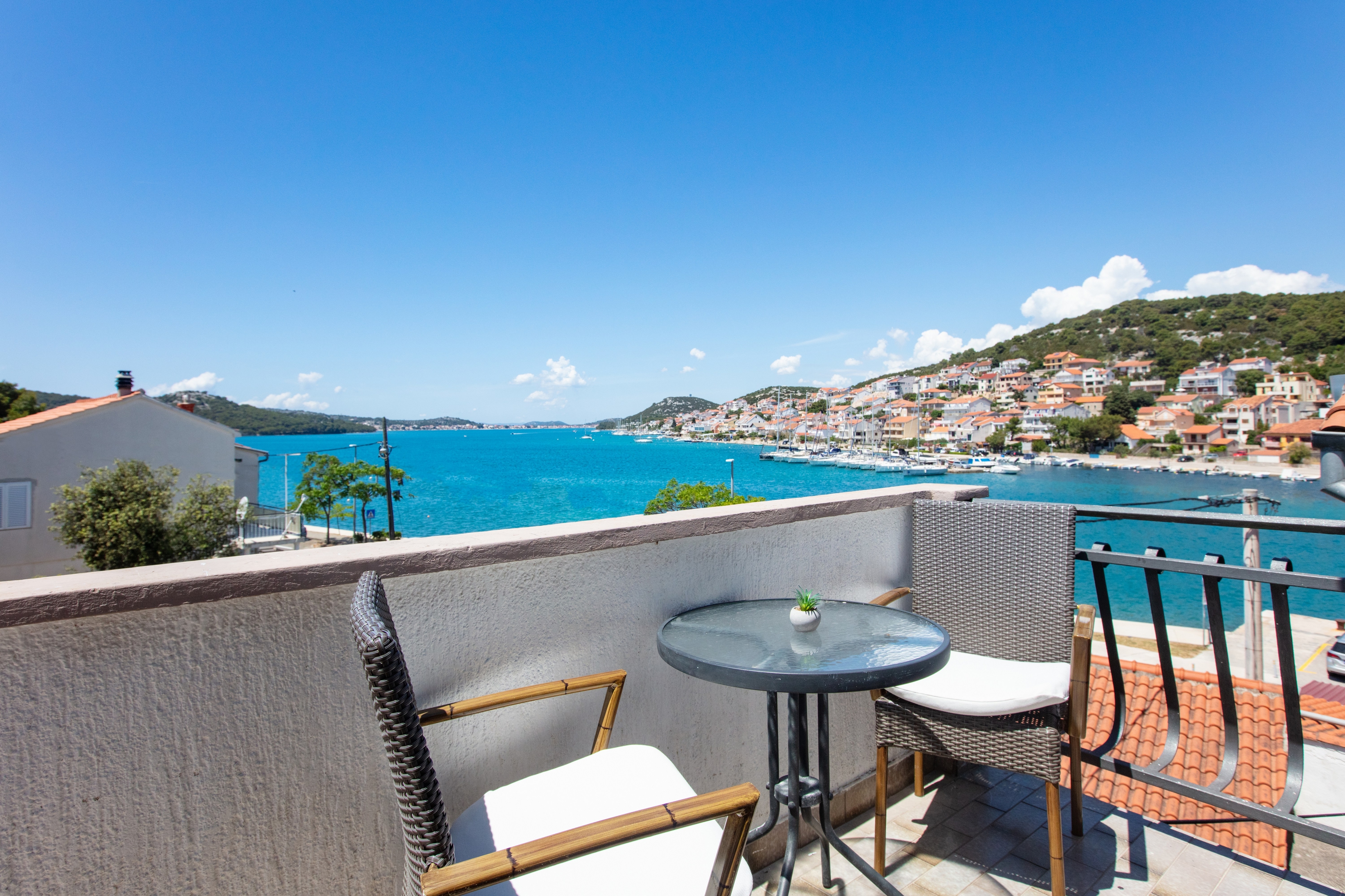 One bedroom apartment with balcony and sea view Tisno, Murter (A-815-e) One bedroom apartment with balcony and sea view Tisno, Murter (A-815-e)