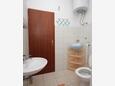 Sali, Bathroom in the apartment, (pet friendly) and WiFi.