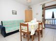 Sali, Dining room in the apartment, air condition available, (pet friendly) and WiFi.