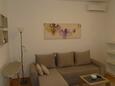 Sali, Living room in the apartment, air condition available and WiFi.