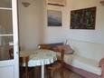 Sali, Dining room in the apartment, air condition available and WiFi.