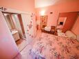 Dining room Brbinj, Dining room in the studio-apartment, (pet friendly) and WiFi.
