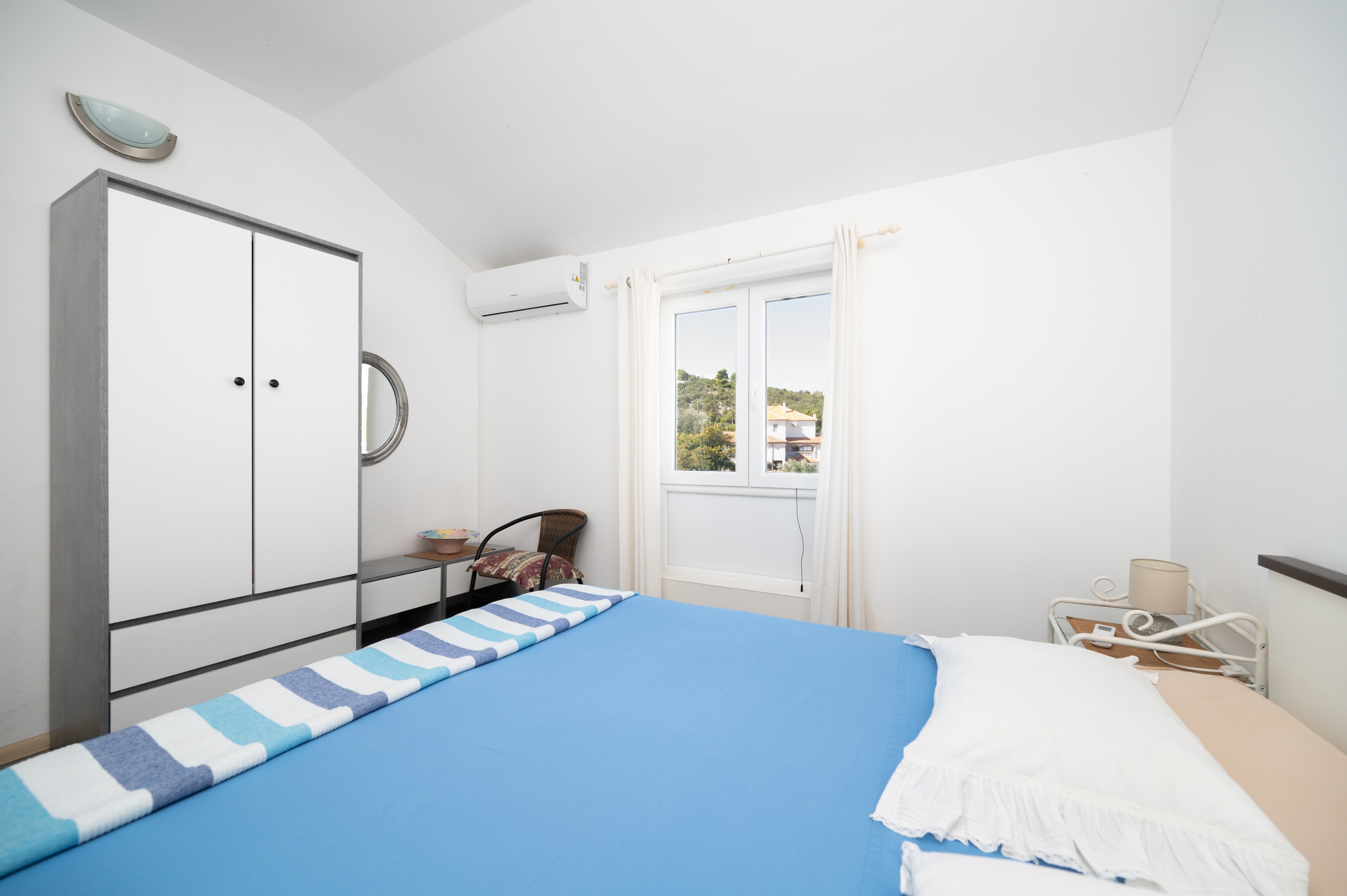 Two bedroom apartment near beach Zaglav, Dugi otok  A-a