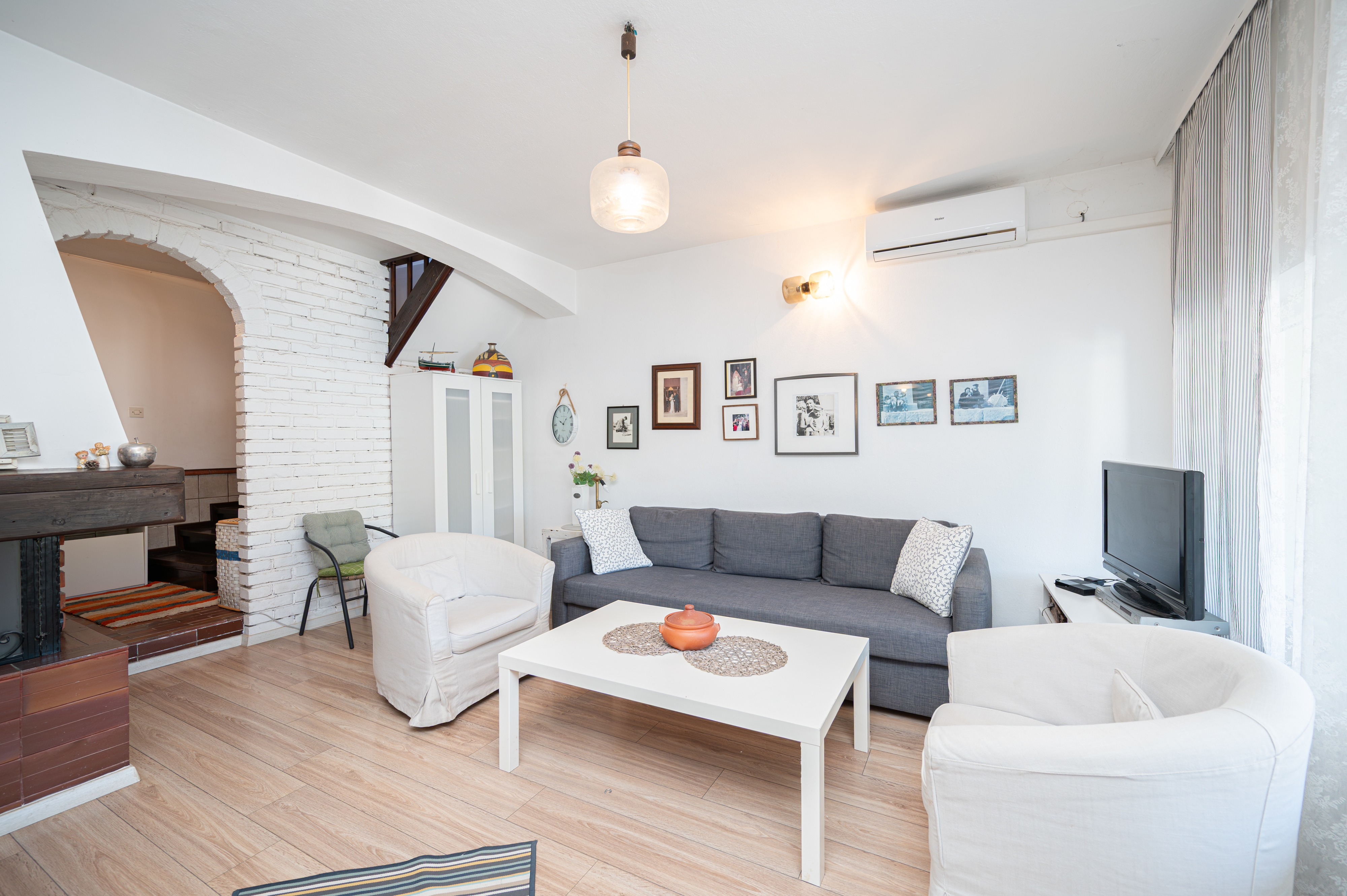 Two bedroom apartment near beach Zaglav, Dugi otok (A-8170-a)