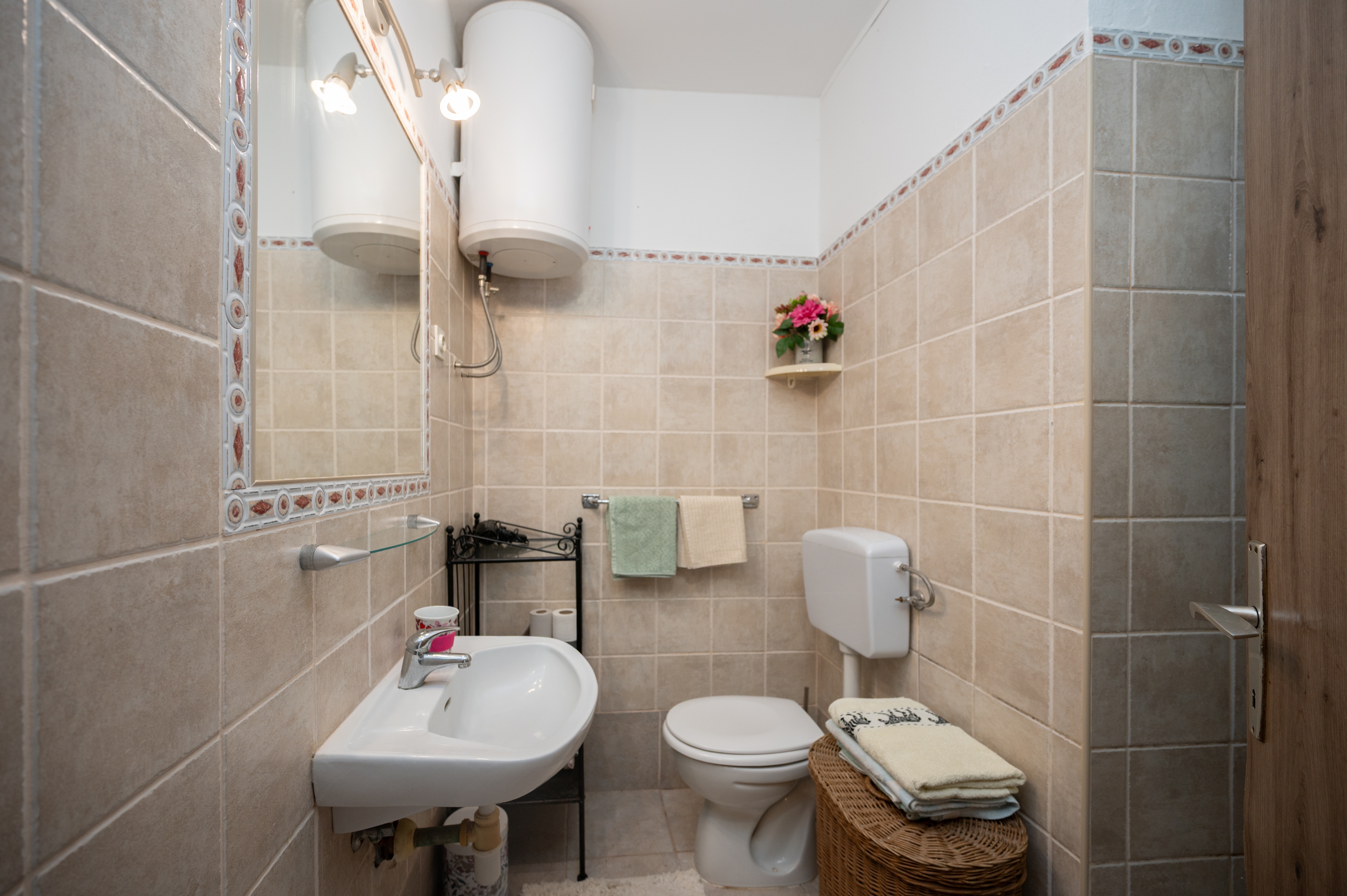 Two bedroom apartment near beach Zaglav, Dugi otok  A-b