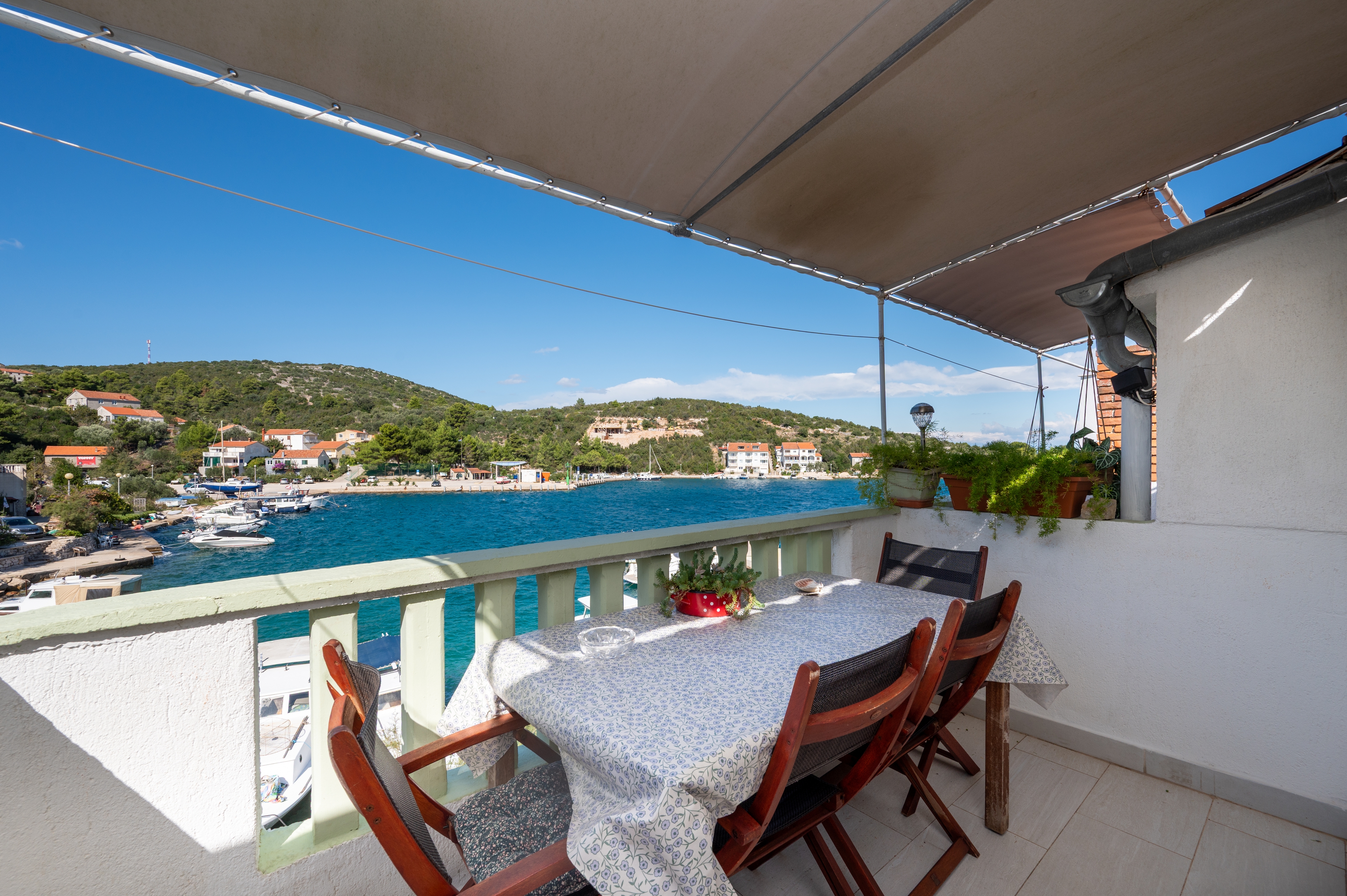 Two bedroom apartment near beach Zaglav, Dugi otok (A-8170-b) Two bedroom apartment near beach Zaglav, Dugi otok (A-8170-b)
