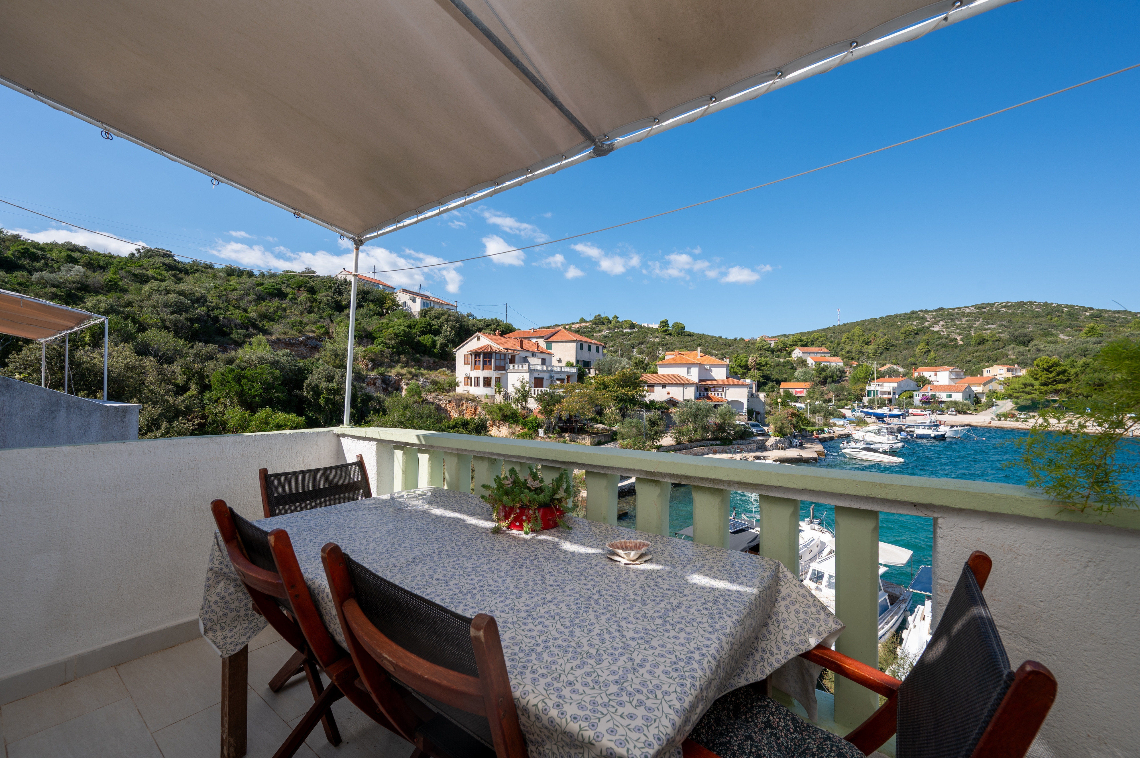 Two bedroom apartment near beach Zaglav, Dugi otok  A-b