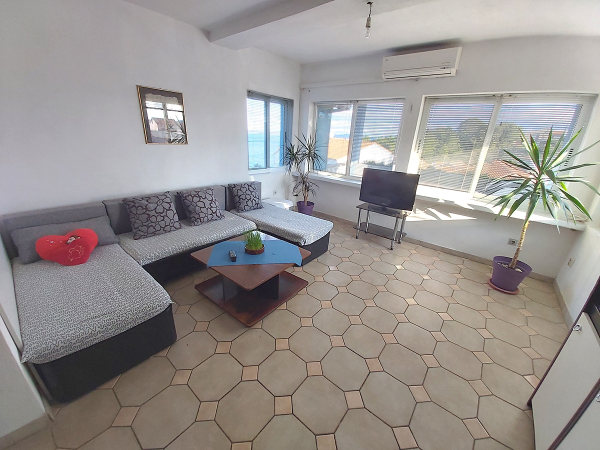 Two bedroom apartment with terrace and sea view Sali (Dugi otok) (A-8181-b)