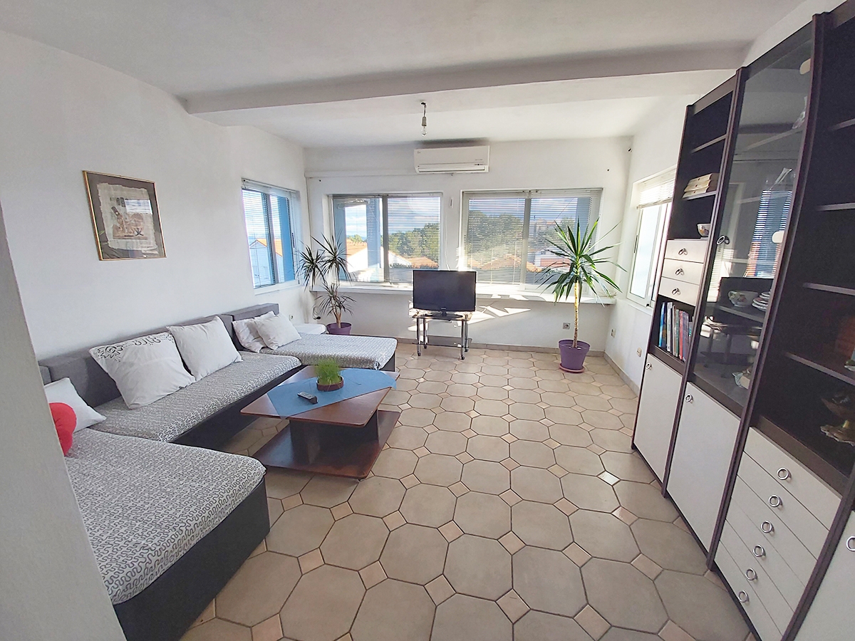 Two bedroom apartment with terrace and sea view Sali, Dugi otok (A-8181-b) Two bedroom apartment with terrace and sea view Sali, Dugi otok (A-8181-b)