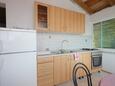 Luka, Kitchen in the apartment, air condition available and WiFi.