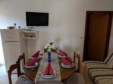 Dining room Dobropoljana, Dining room in the apartment, dostupna klima, dopusteni kucni ljubimci i WIFI.