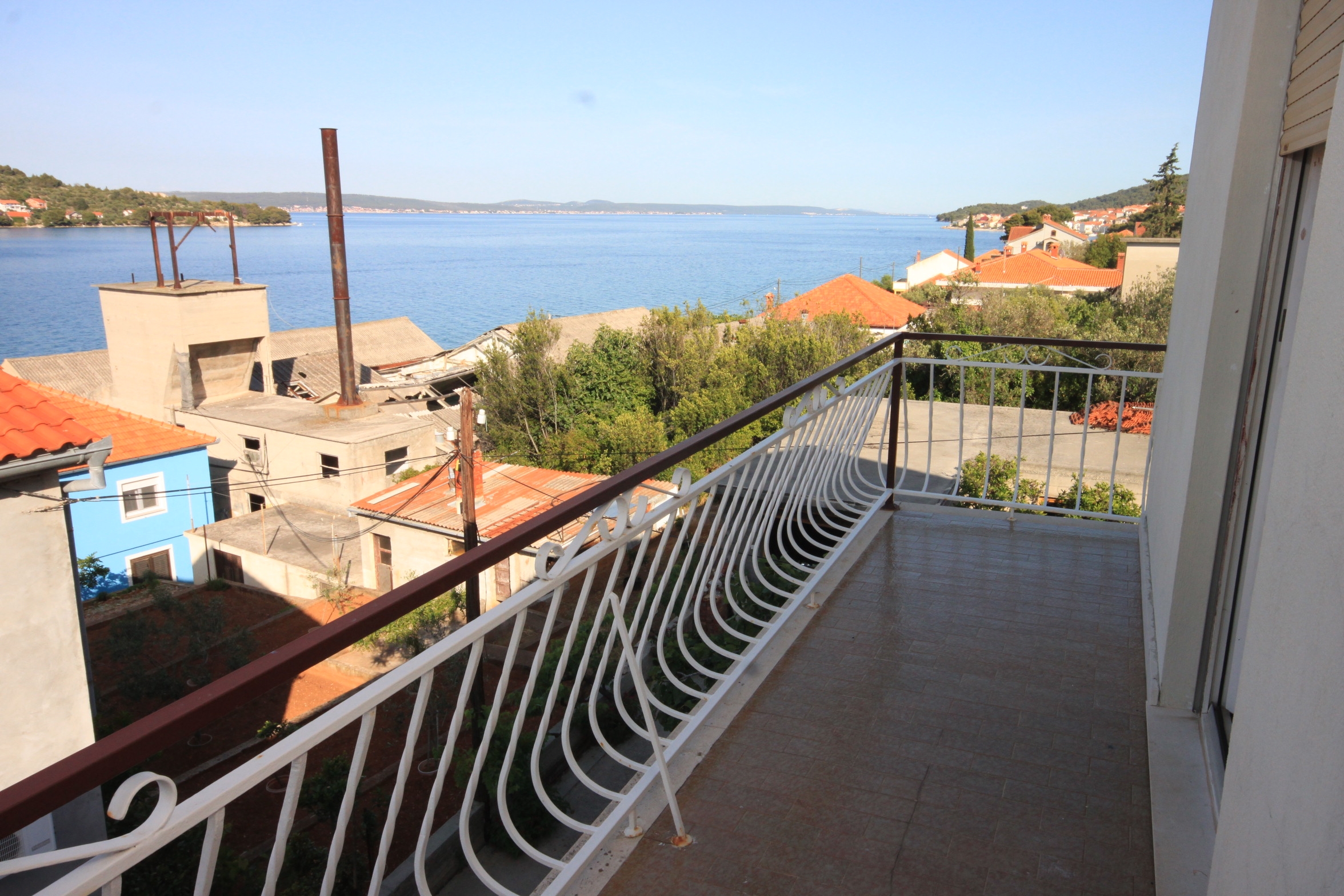 Four bedroom apartment with terrace and sea view Kali, Ugljan  A-a