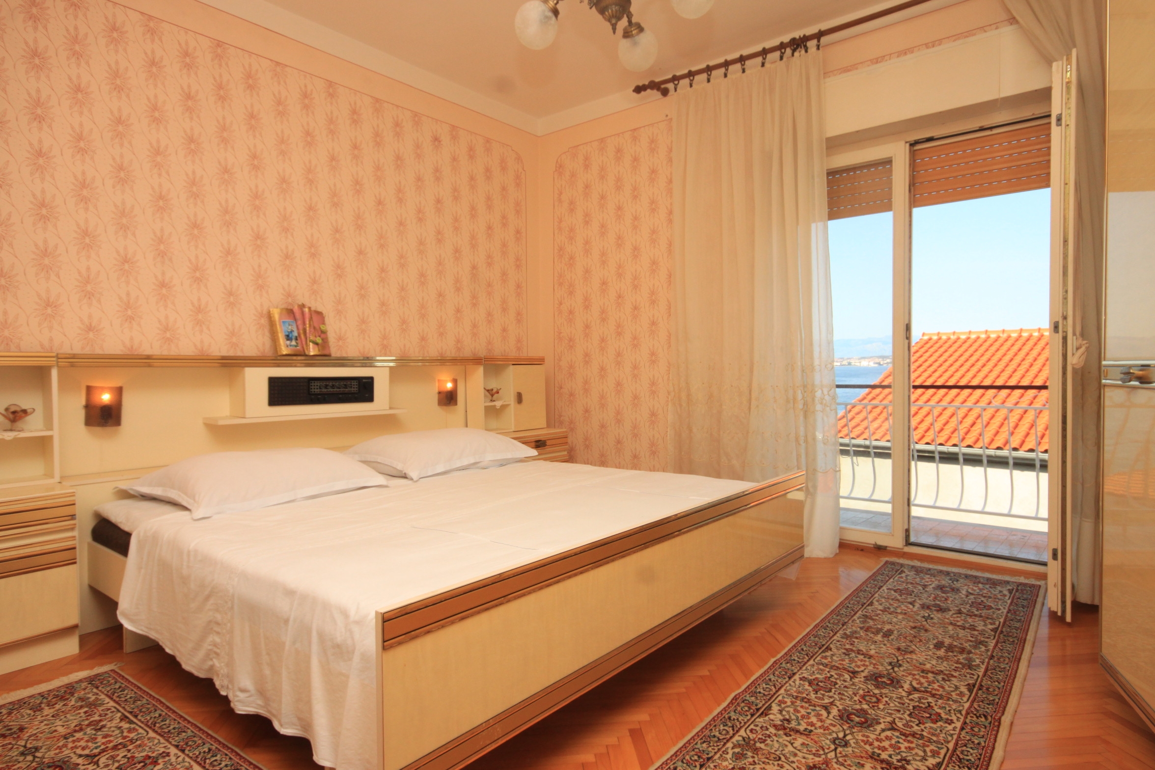 Four bedroom apartment with terrace and sea view Kali, Ugljan  A-a
