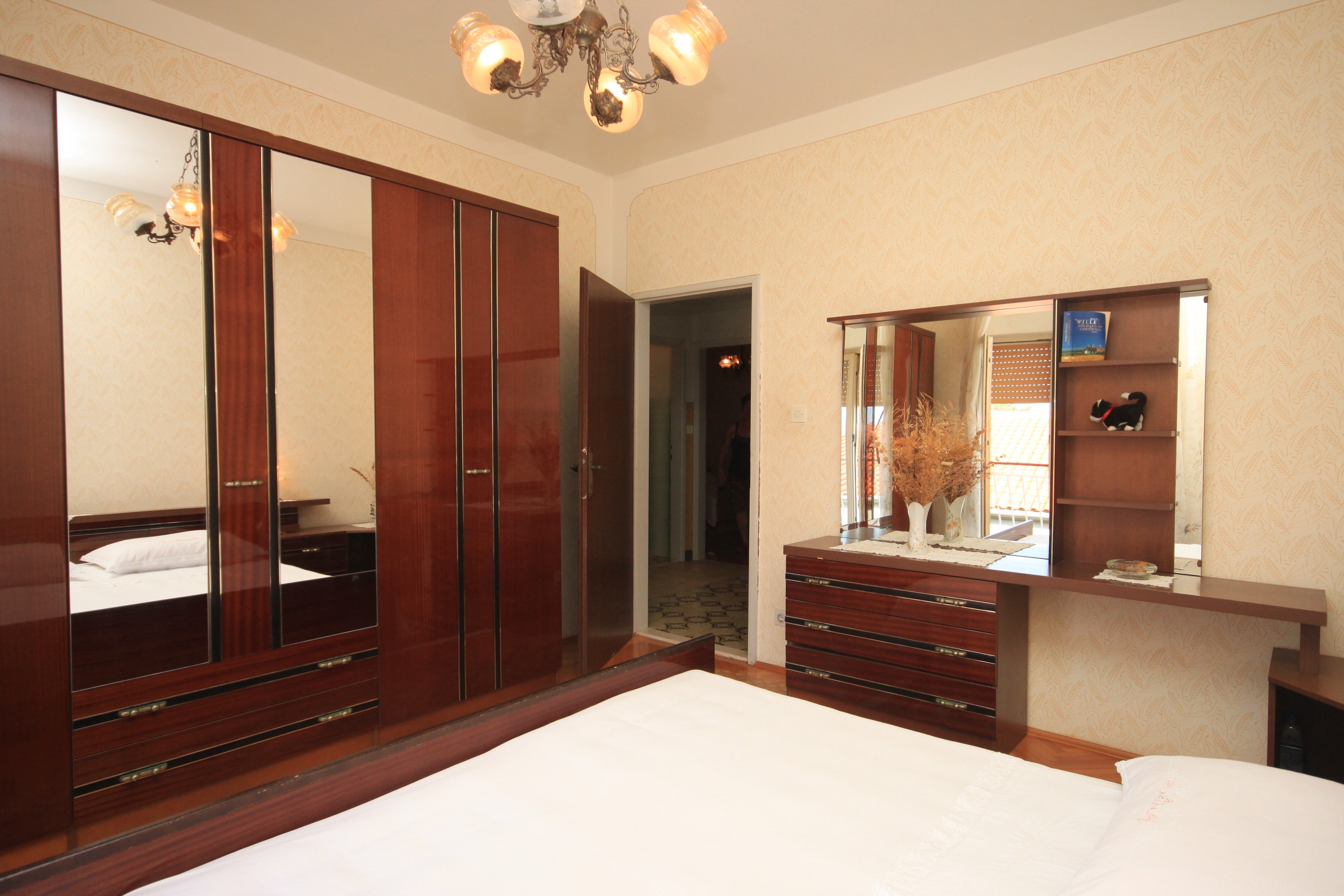 Four bedroom apartment with terrace and sea view Kali, Ugljan  A-a