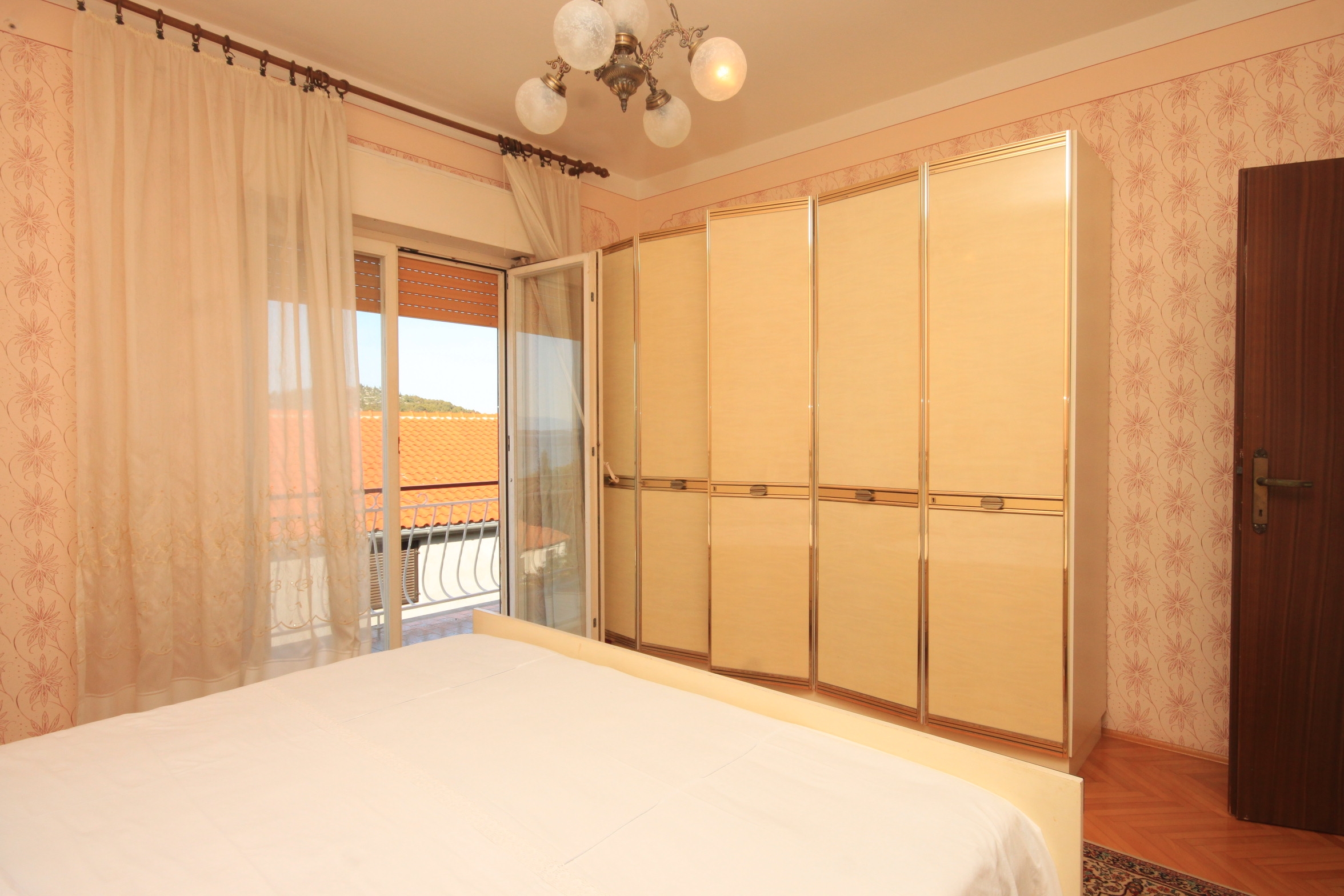 Four bedroom apartment with terrace and sea view Kali, Ugljan  A-a