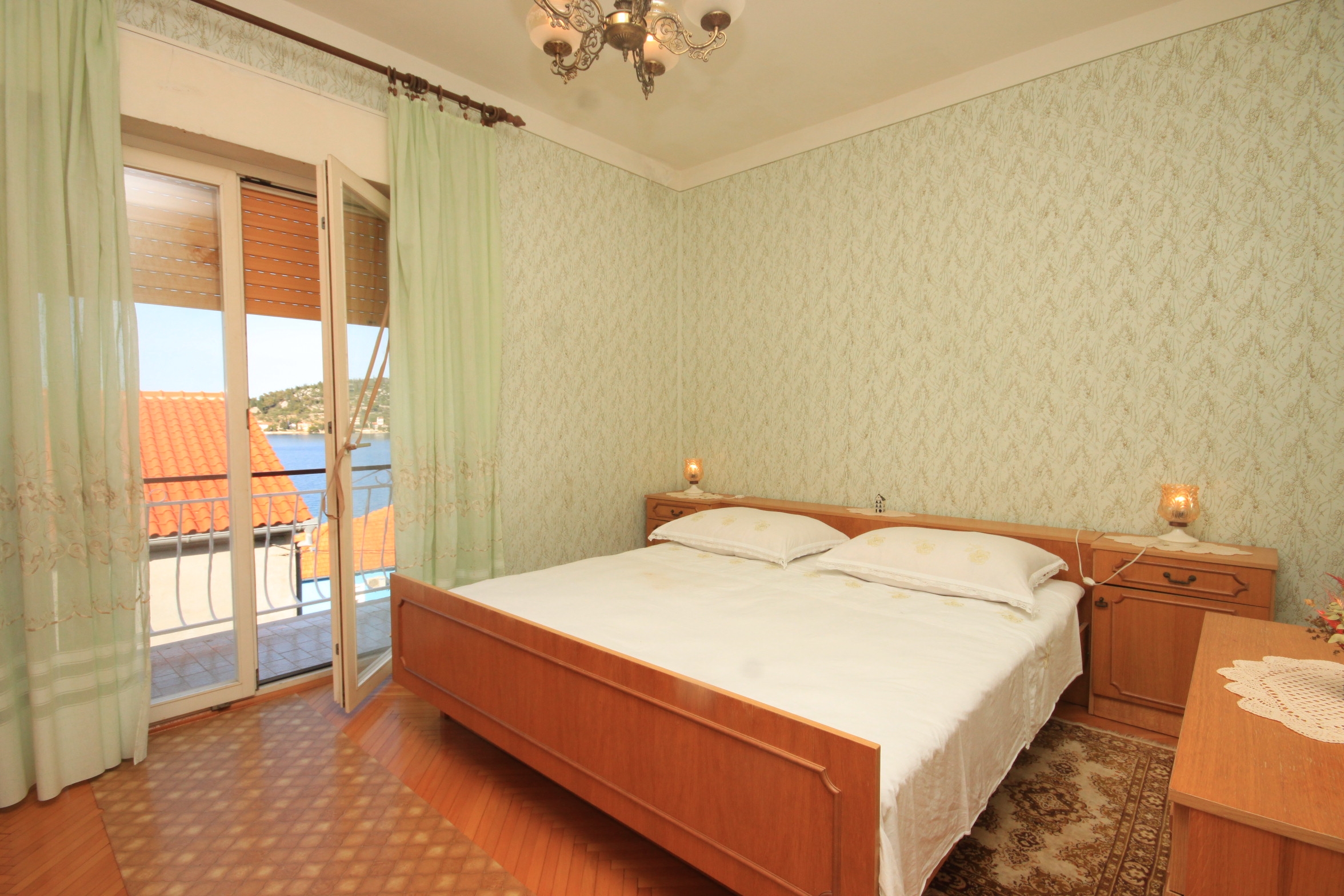 Four bedroom apartment with terrace and sea view Kali, Ugljan  A-a