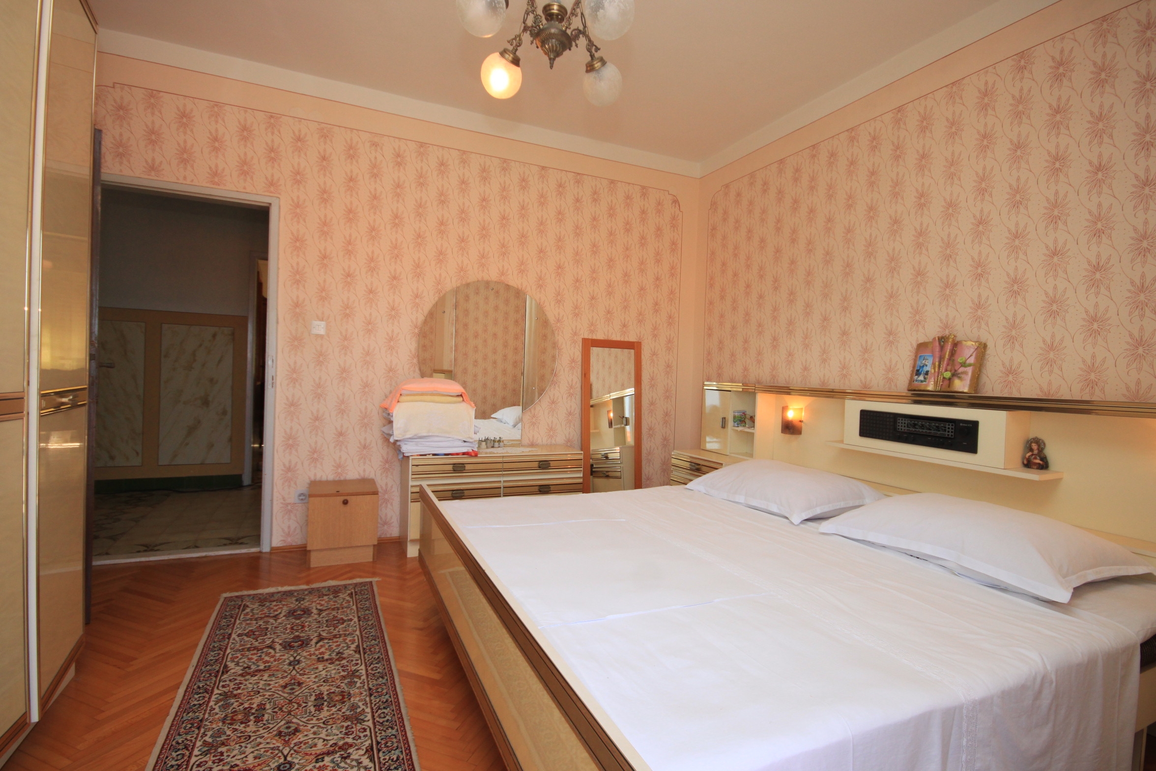 Four bedroom apartment with terrace and sea view Kali, Ugljan  A-a