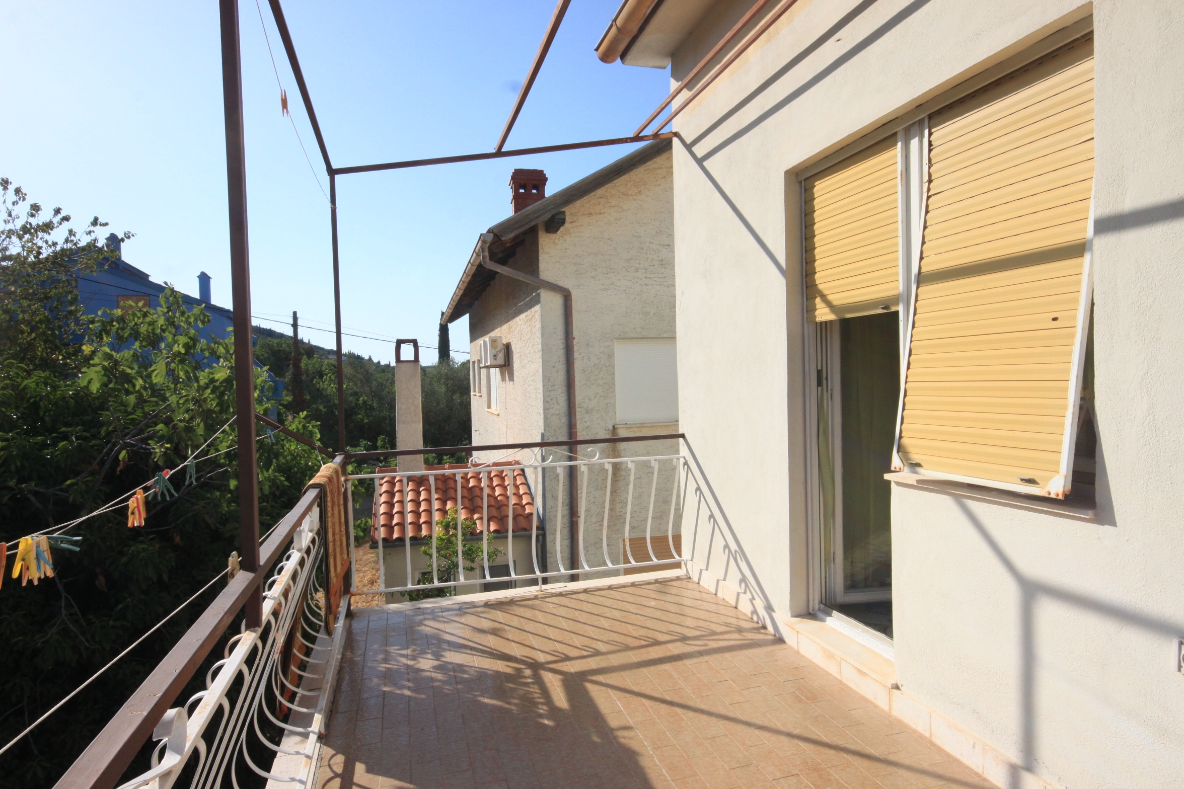 Four bedroom apartment with terrace and sea view Kali, Ugljan  A-a