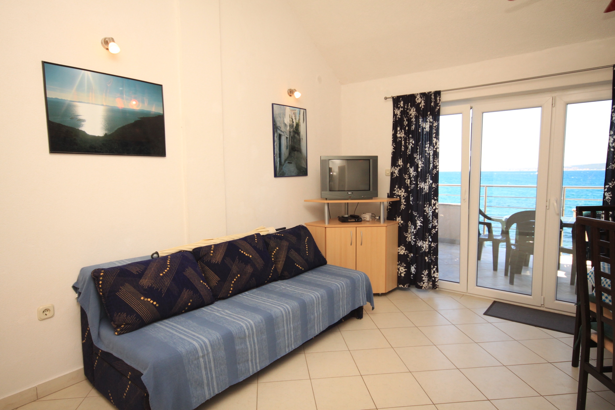One bedroom apartment near beach Banj, Pašman (A-8206-c)