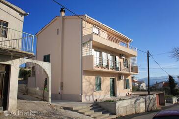 Property Slatine, Čiovo, Property 8207 - Apartments with pebble beach.