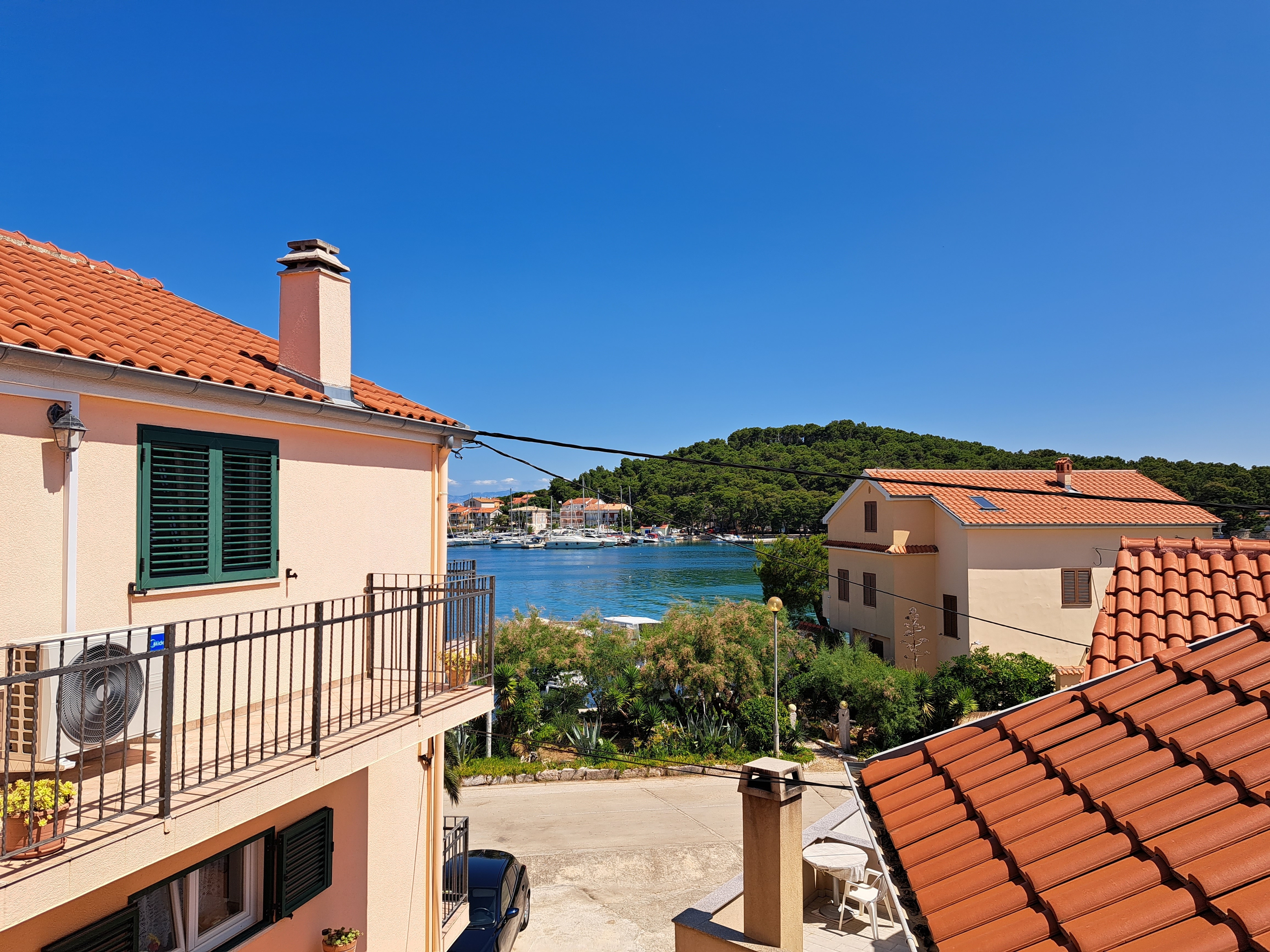 Dvosobni apartman s terasom i pogledom na more Kukljica, Ugljan  A-a