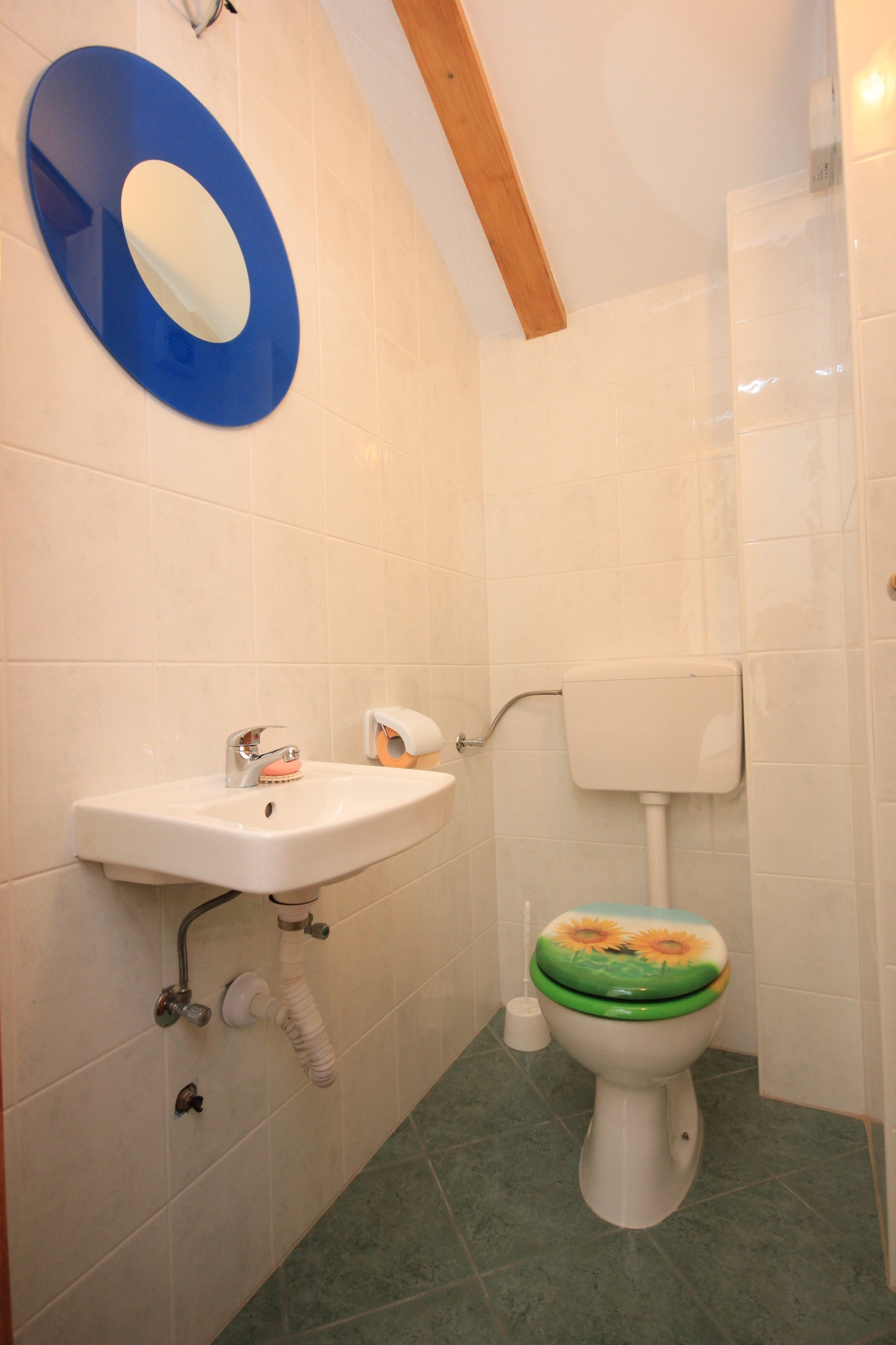 Dvosobni apartman s terasom i pogledom na more Kukljica, Ugljan  A-a