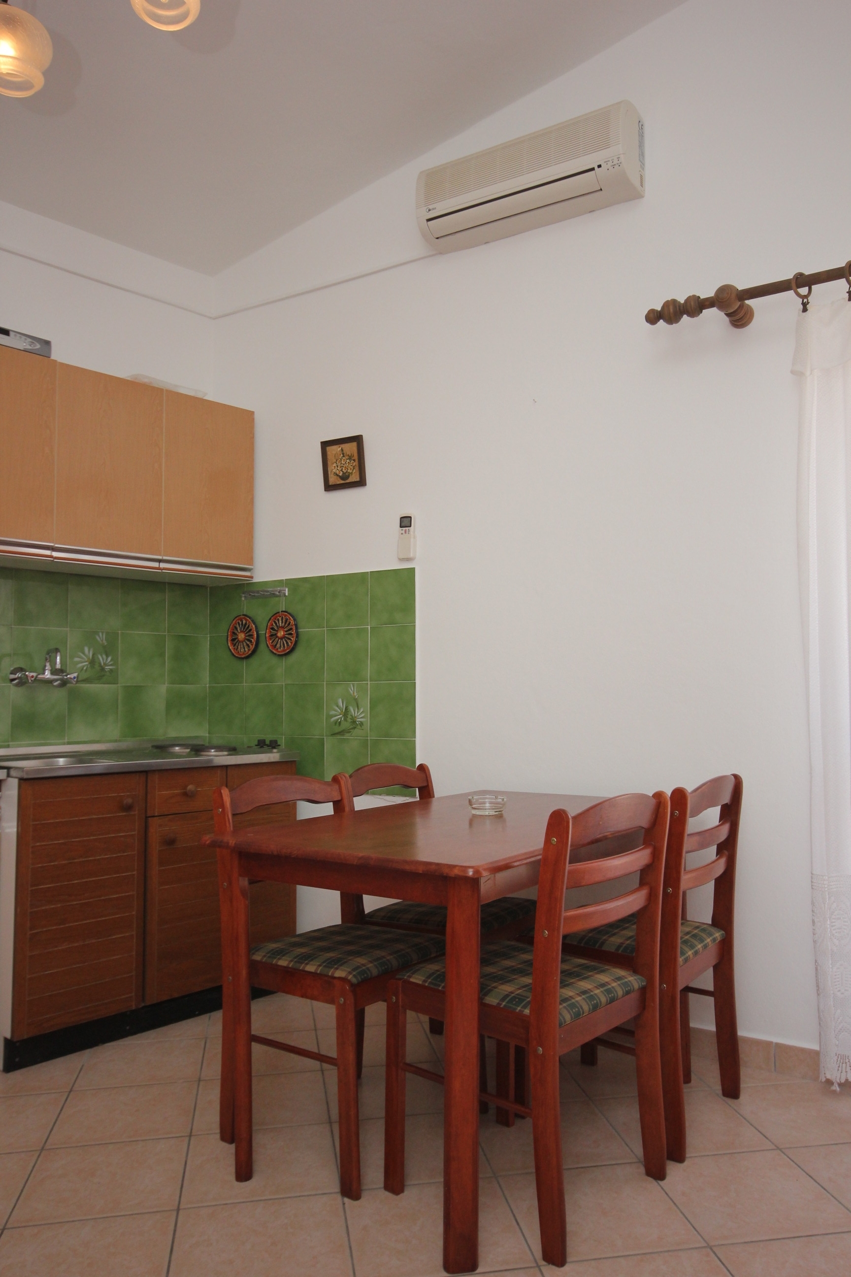 Jednosobni apartman s balkonom i pogledom na more Kukljica, Ugljan  A-e