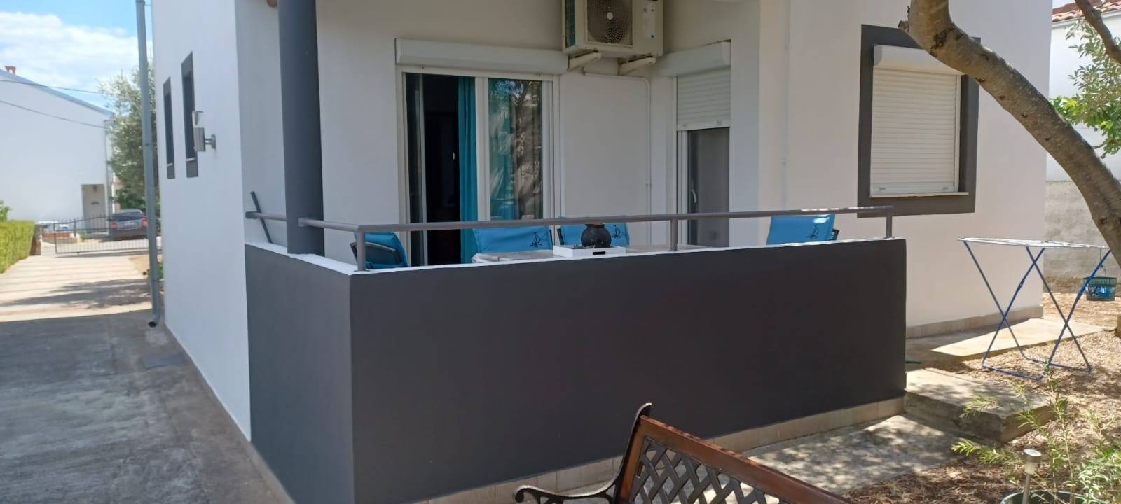 Two bedroom apartment with terrace Kraj, Pašman (A-8213-a)