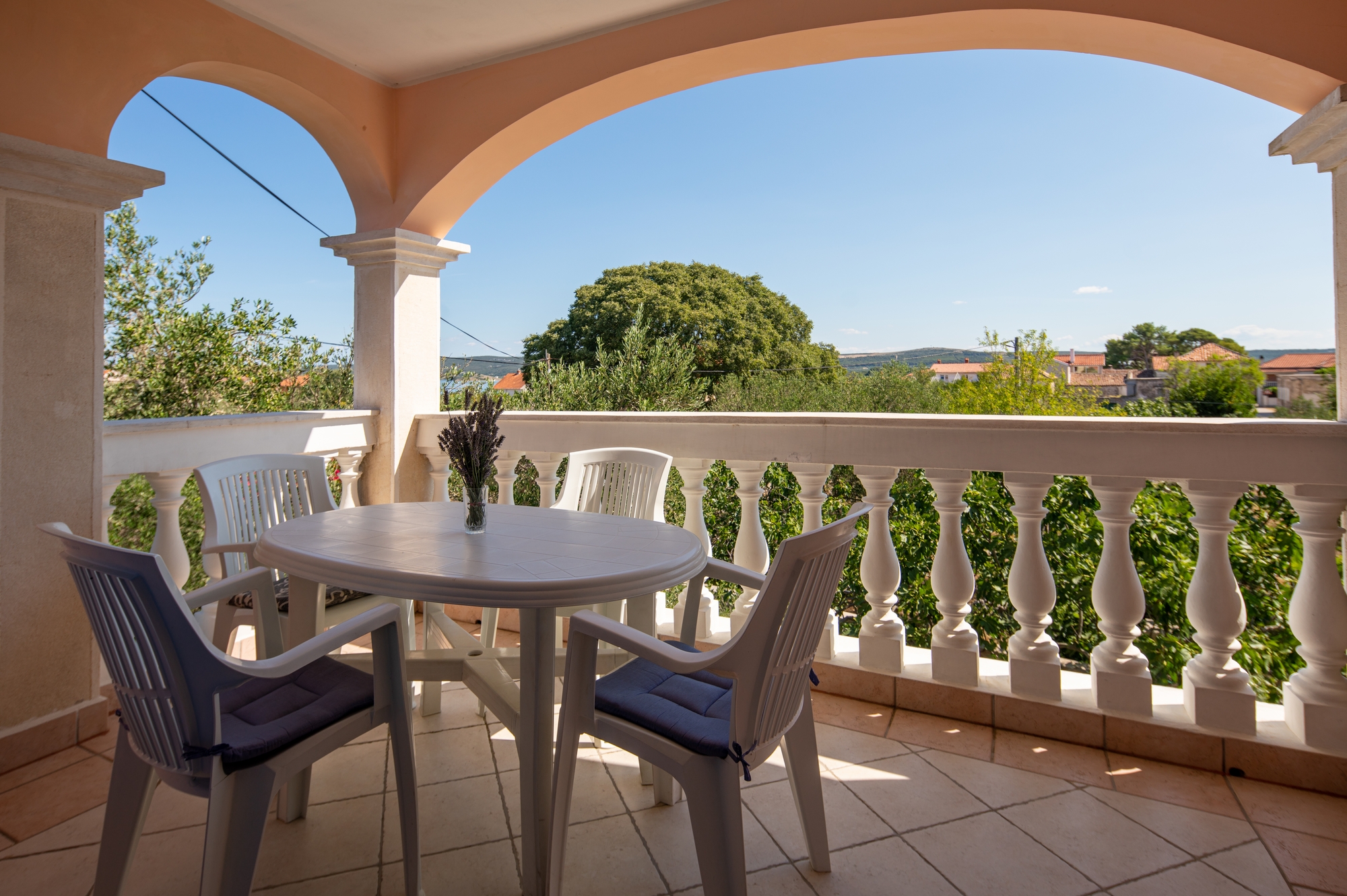 Two bedroom apartment with terrace Pašman  A-a