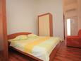 Спальня Pašman, Спальня в размещении типа studio-apartment, Домашние животные допускаются и WiFi.