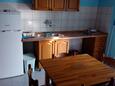 Jídelna Tkon, Jídelna v ubytování typu studio-apartment, s klimatizací a WiFi.