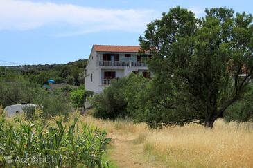 Tkon, Pašman, Hébergement 8218 - Appartement à proximité de la mer avec une plage de galets.