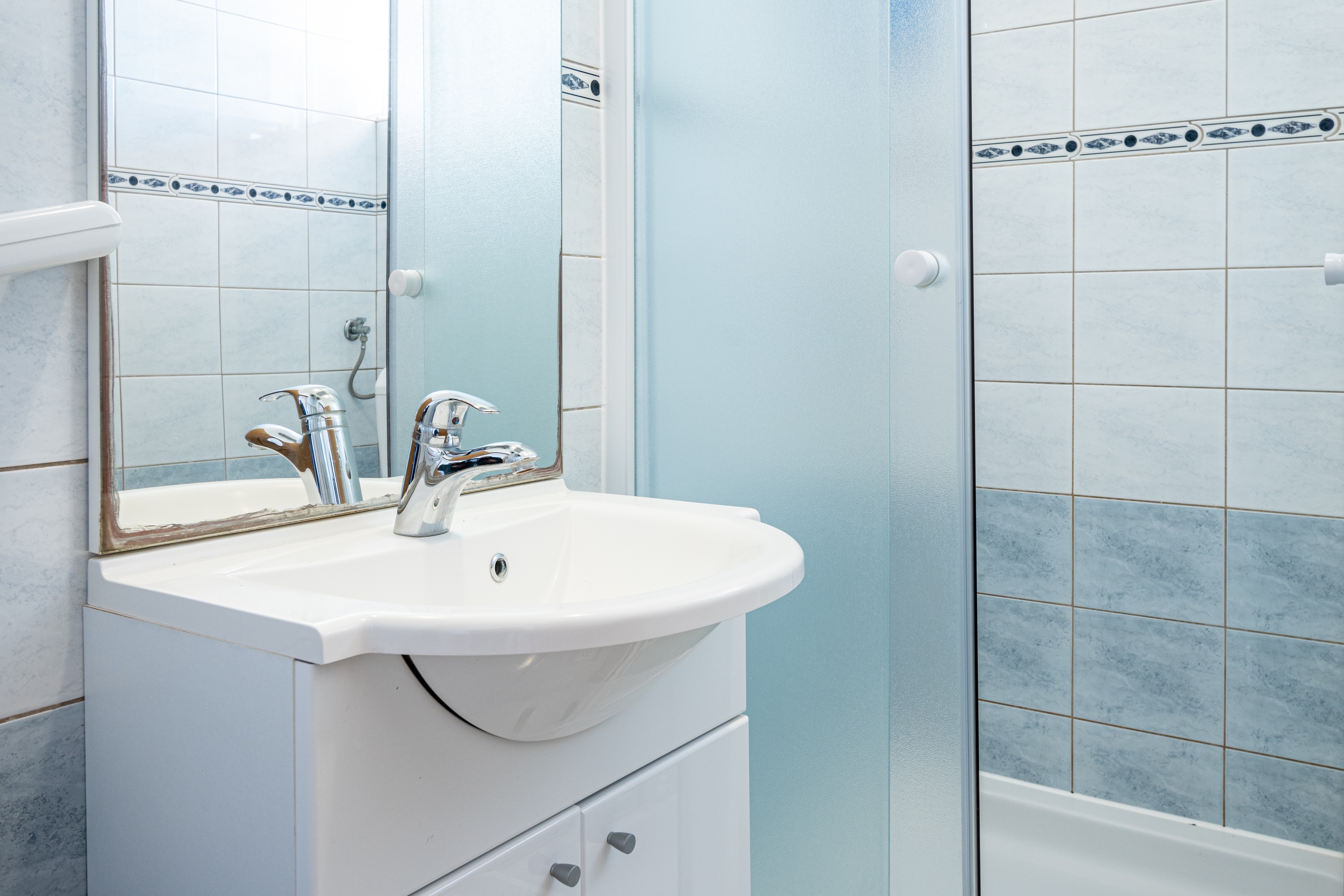 Dvosobni apartman uz plažu Pašman  A-a