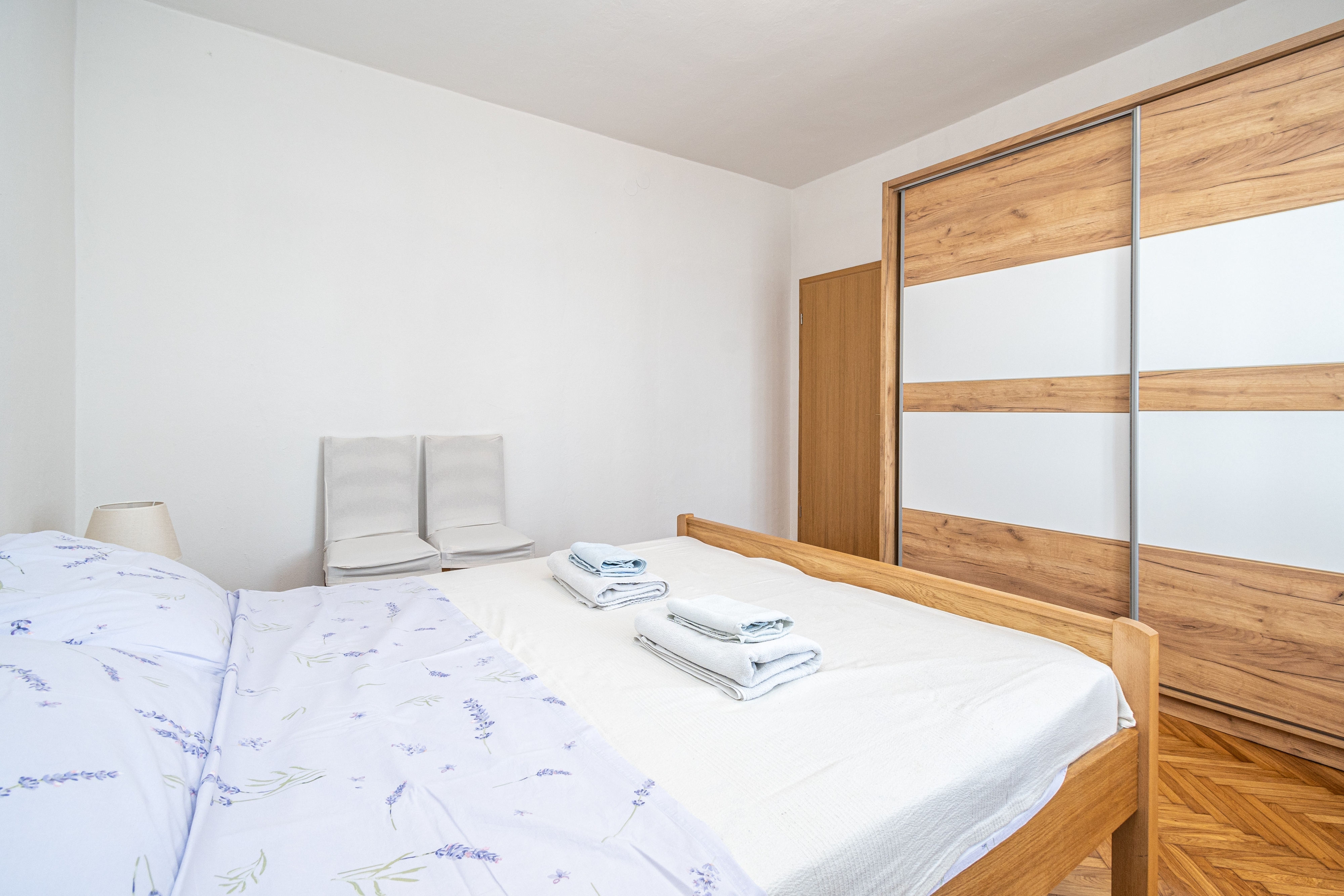 Dvosobni apartman uz plažu Pašman  A-a