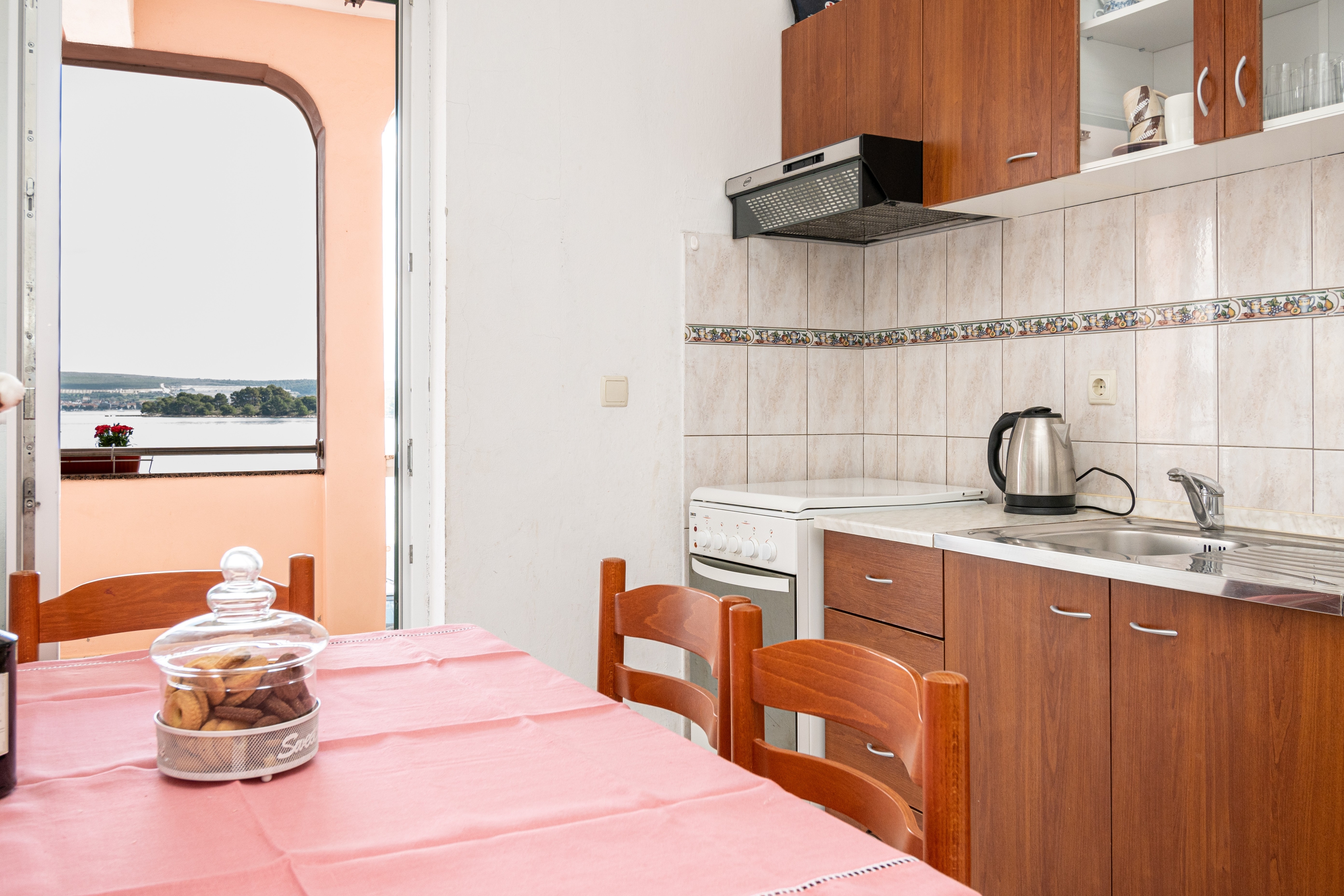 Dvosobni apartman uz plažu Pašman  A-a