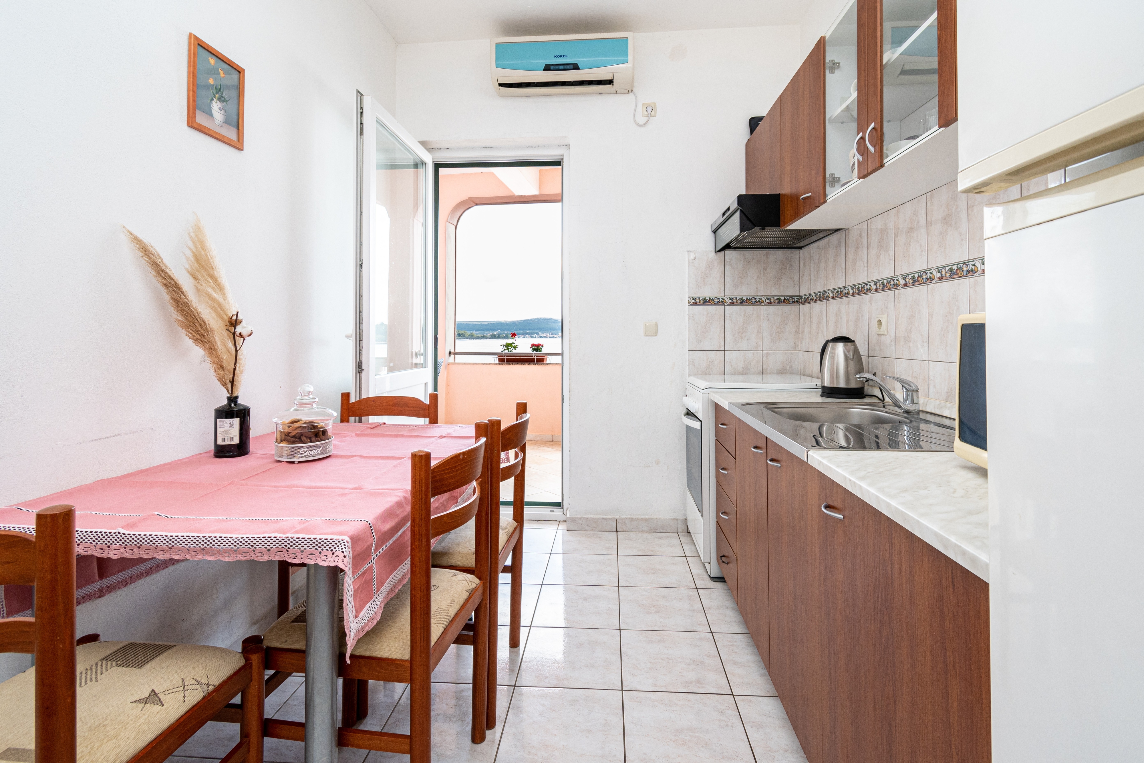 Dvosobni apartman uz plažu Pašman  A-a