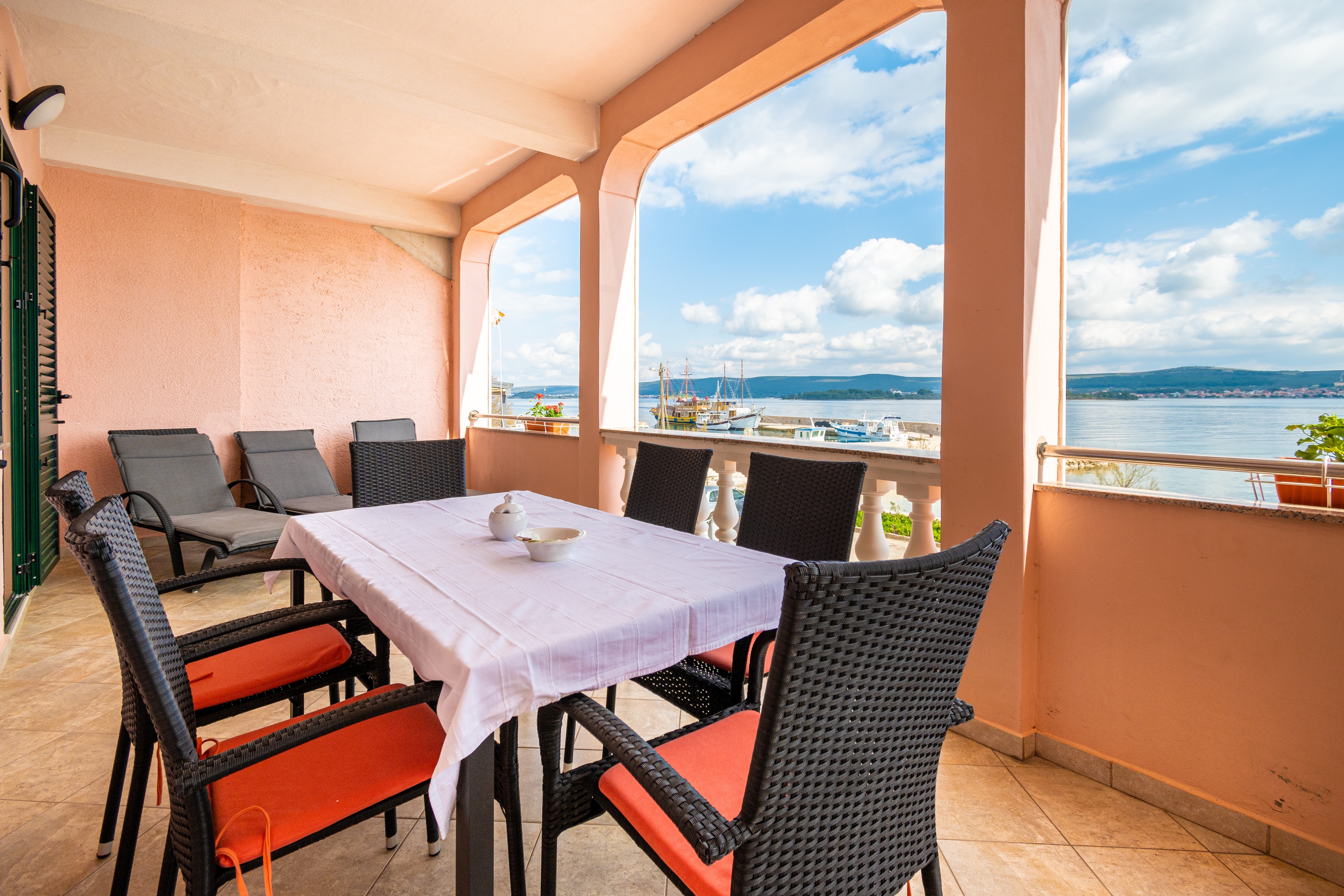 Two bedroom apartment near beach Pašman  A-a