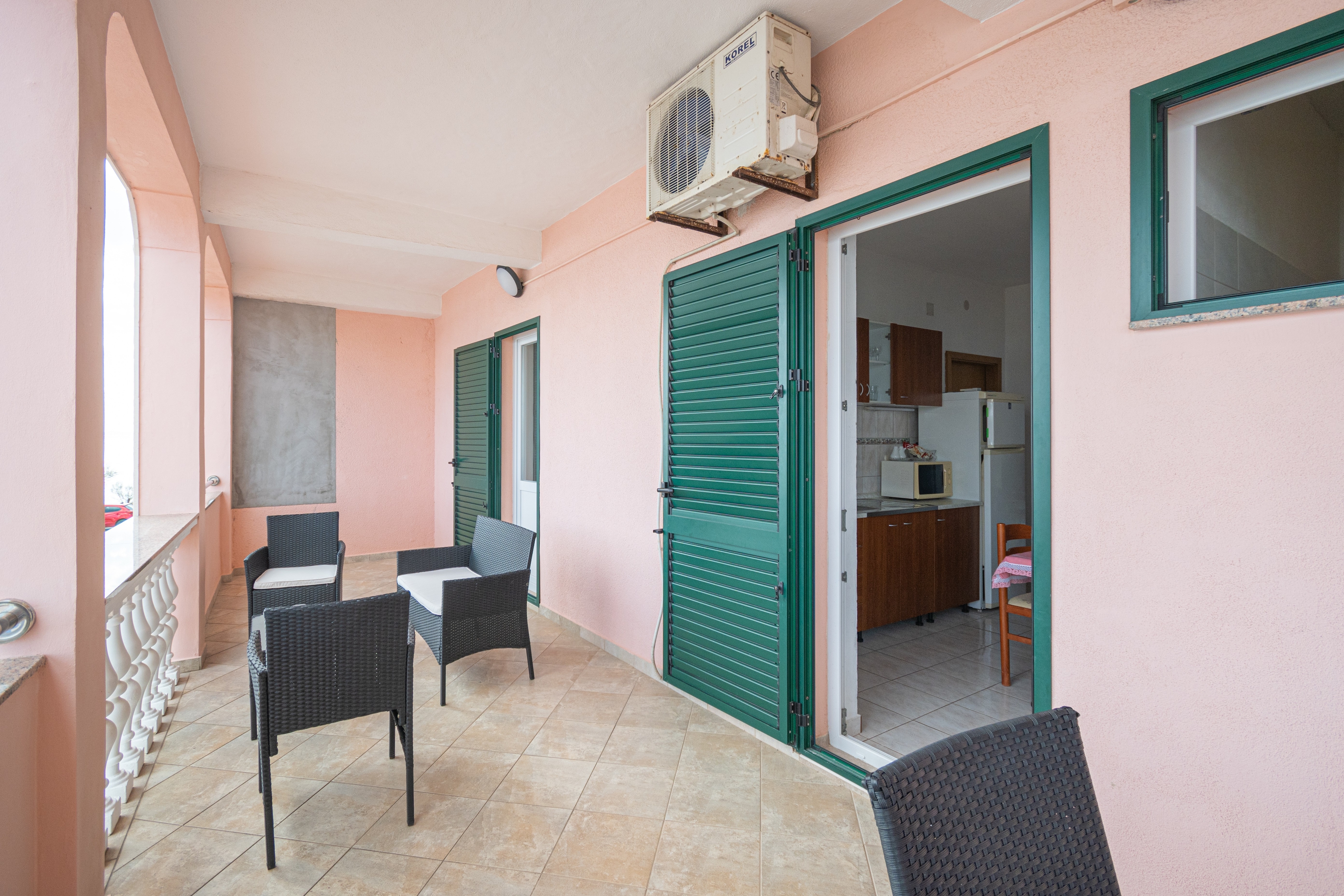 Dvosobni apartman uz plažu Pašman  A-a