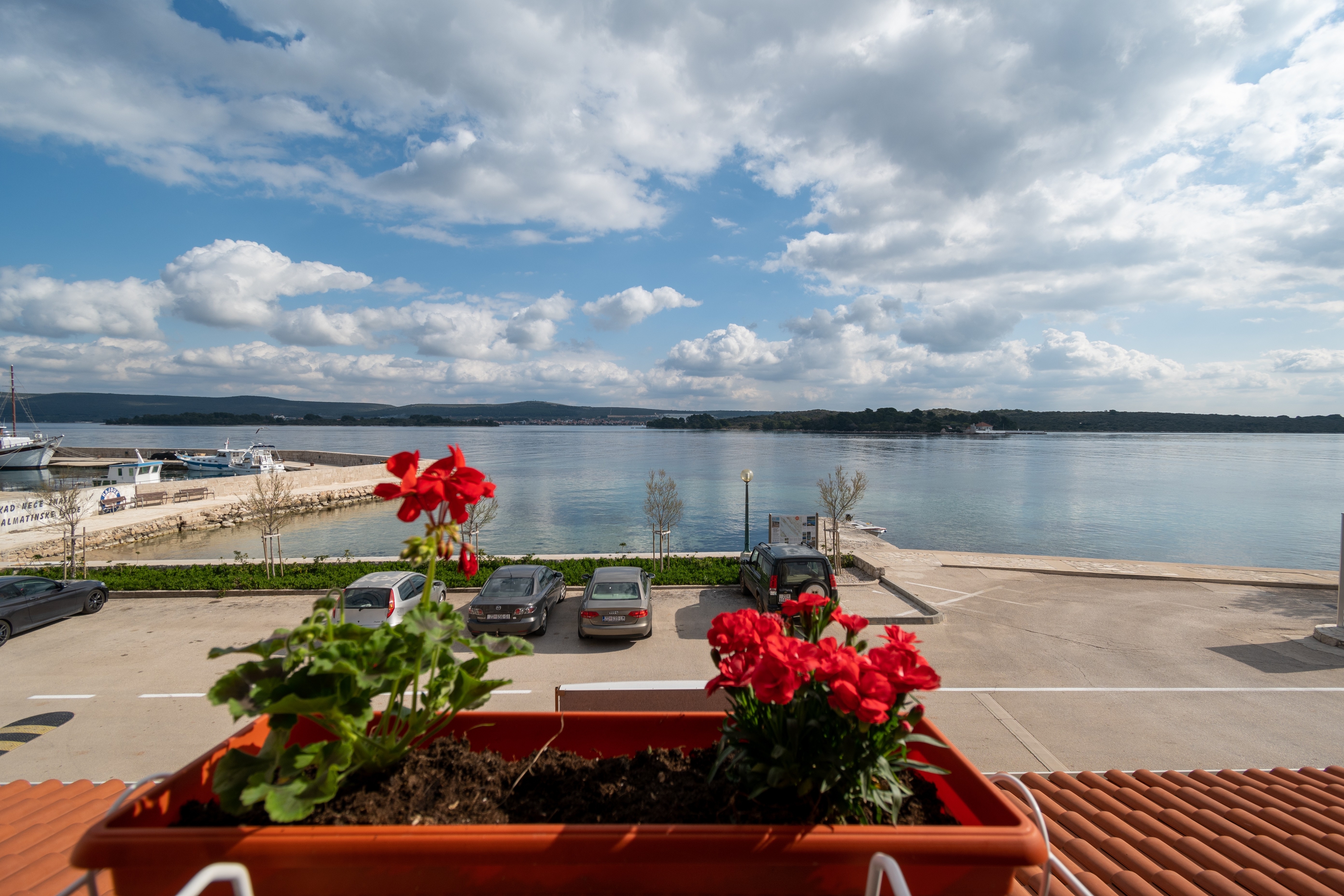 Dvosobni apartman uz plažu Pašman  A-a