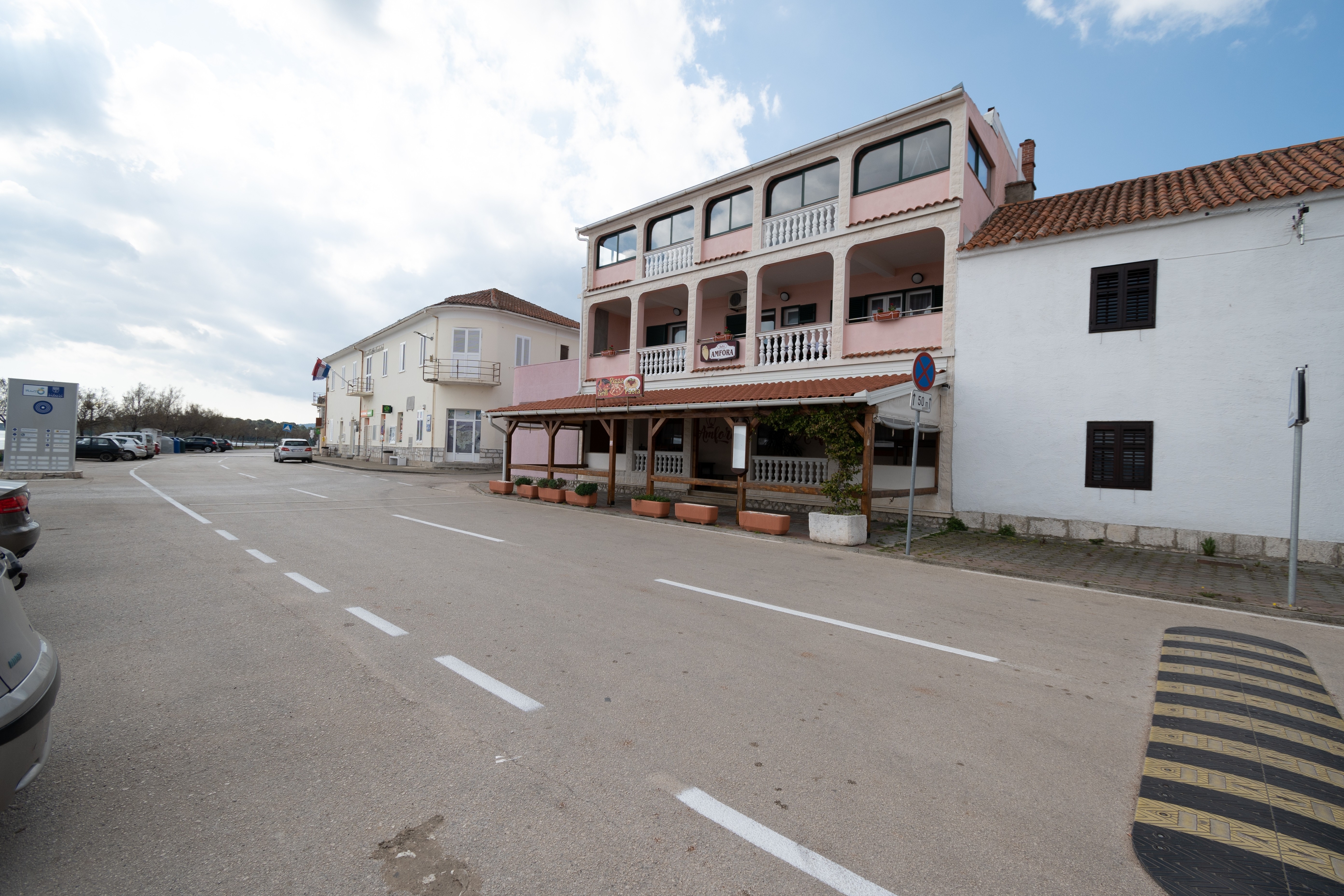 Dvosobni apartman uz plažu Pašman  A-a