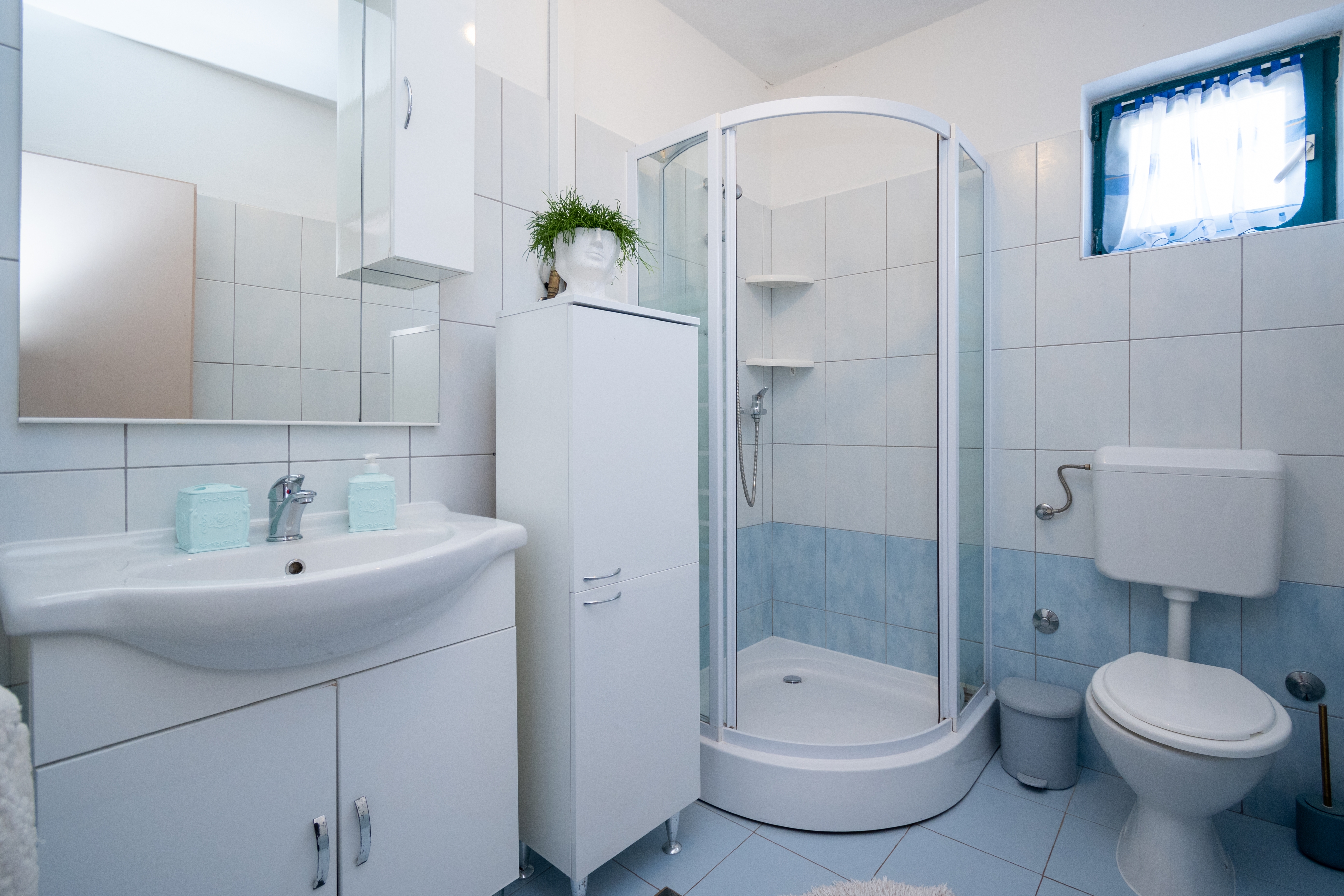 Three bedroom house with terrace and sea view Cove Soline, Pašman  K