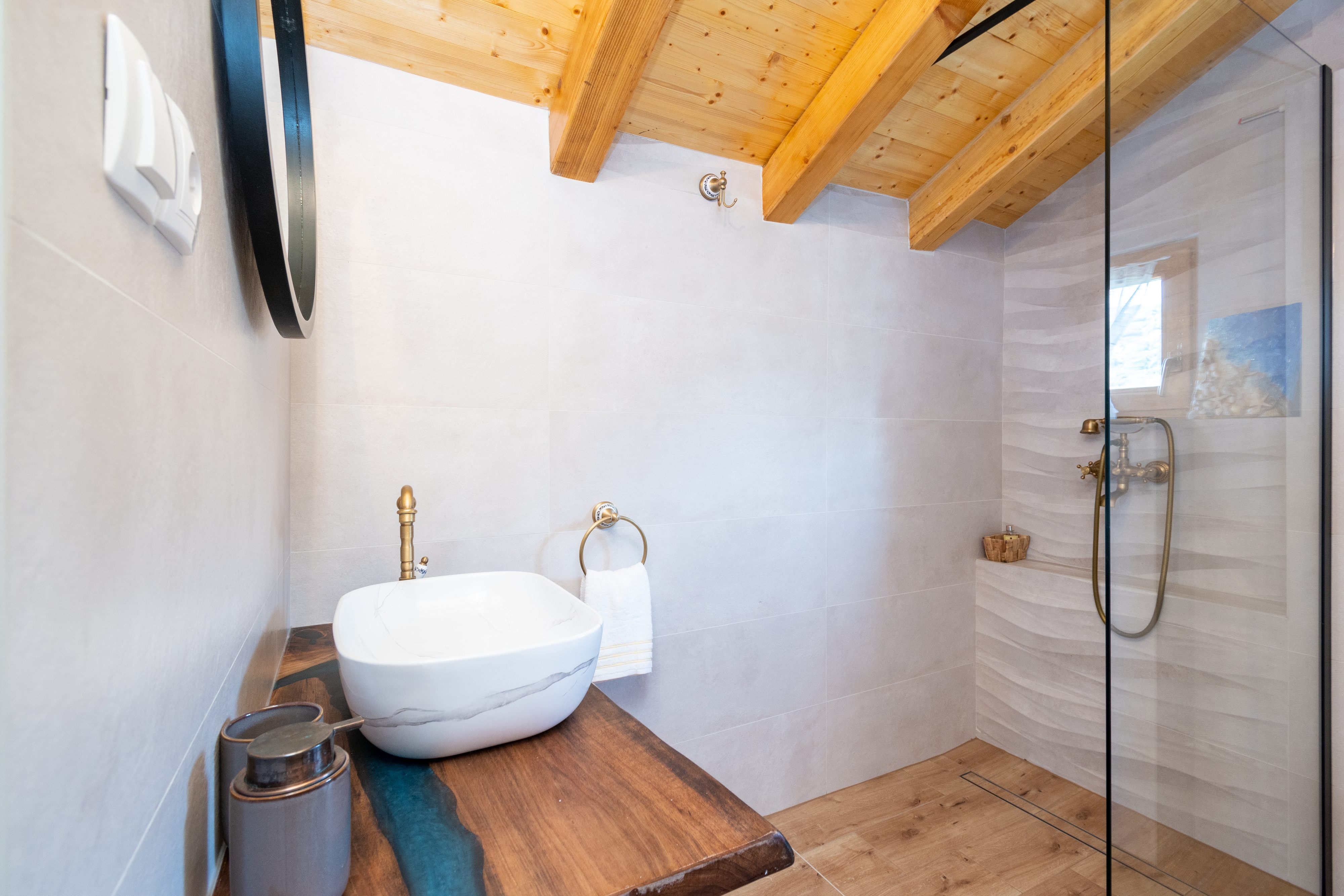 Three bedroom house with terrace and sea view Cove Soline, Pašman  K