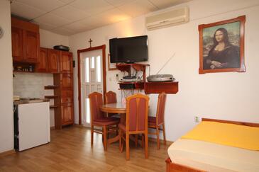 Jedilnica Preko, Jedilnica v nastanitvi vrste studio-apartment, WiFi.