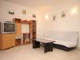 Kukljica, Sala de estar in the apartment, (pet friendly) y WiFi.