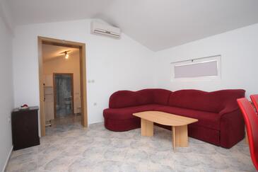 Preko, Living room in the apartment, air condition available and WiFi.