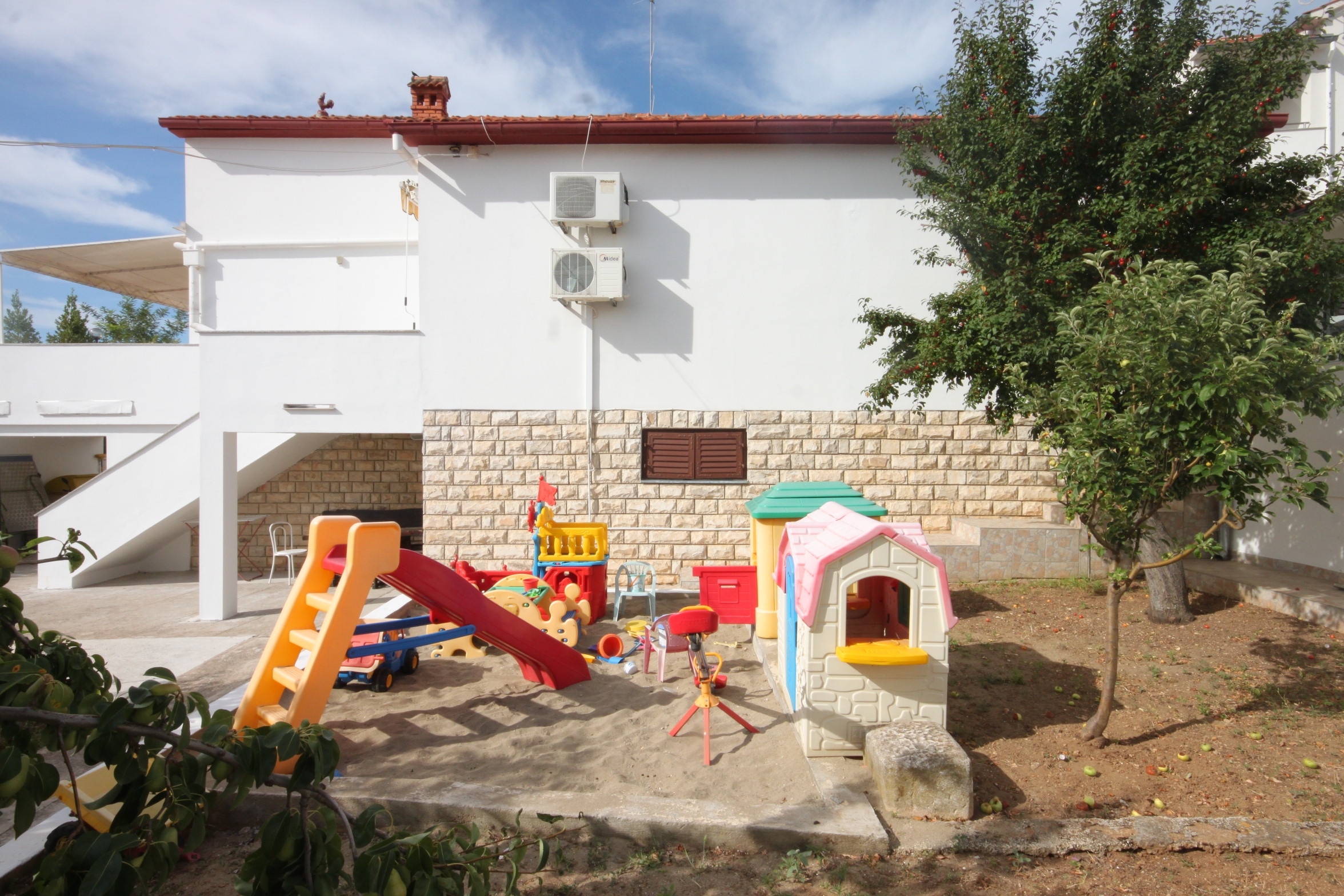 One bedroom apartment with terrace Preko, Ugljan  A-b