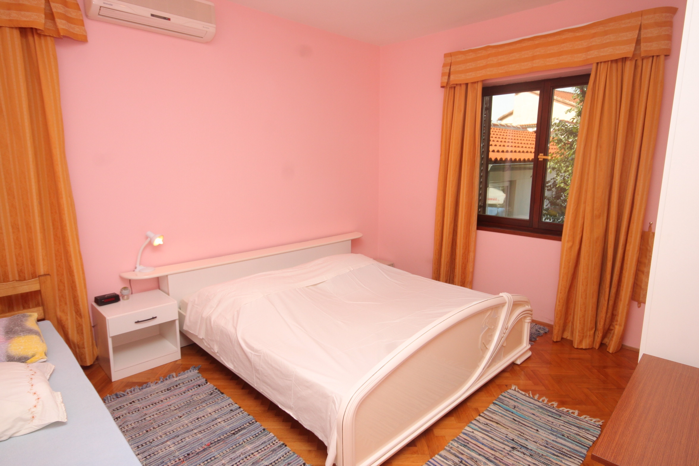 One bedroom apartment with terrace and sea view Preko, Ugljan  A-d